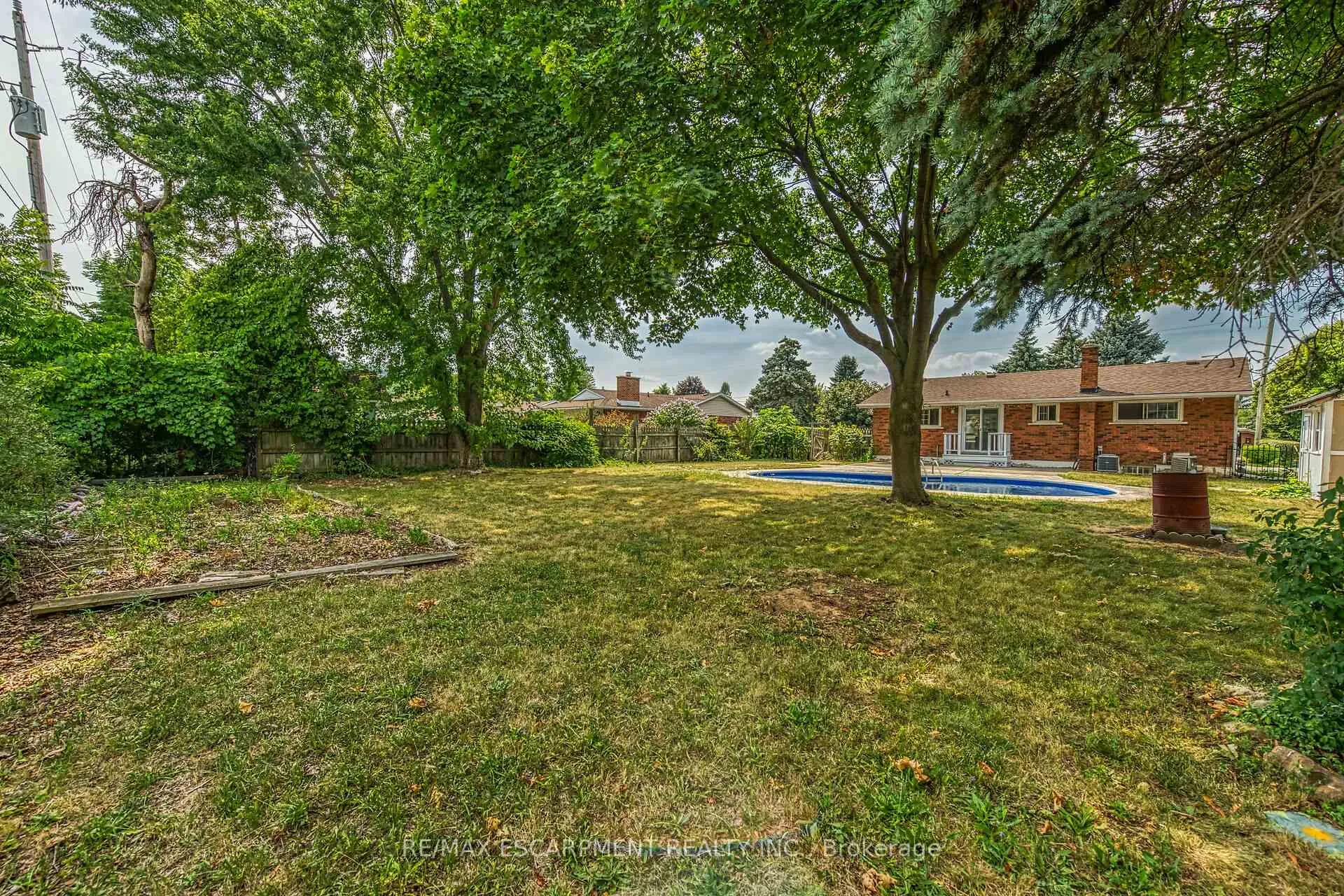 Photo 39 of 46 Oriole Crescent, Grimsby, Grimsby West — HOMEH