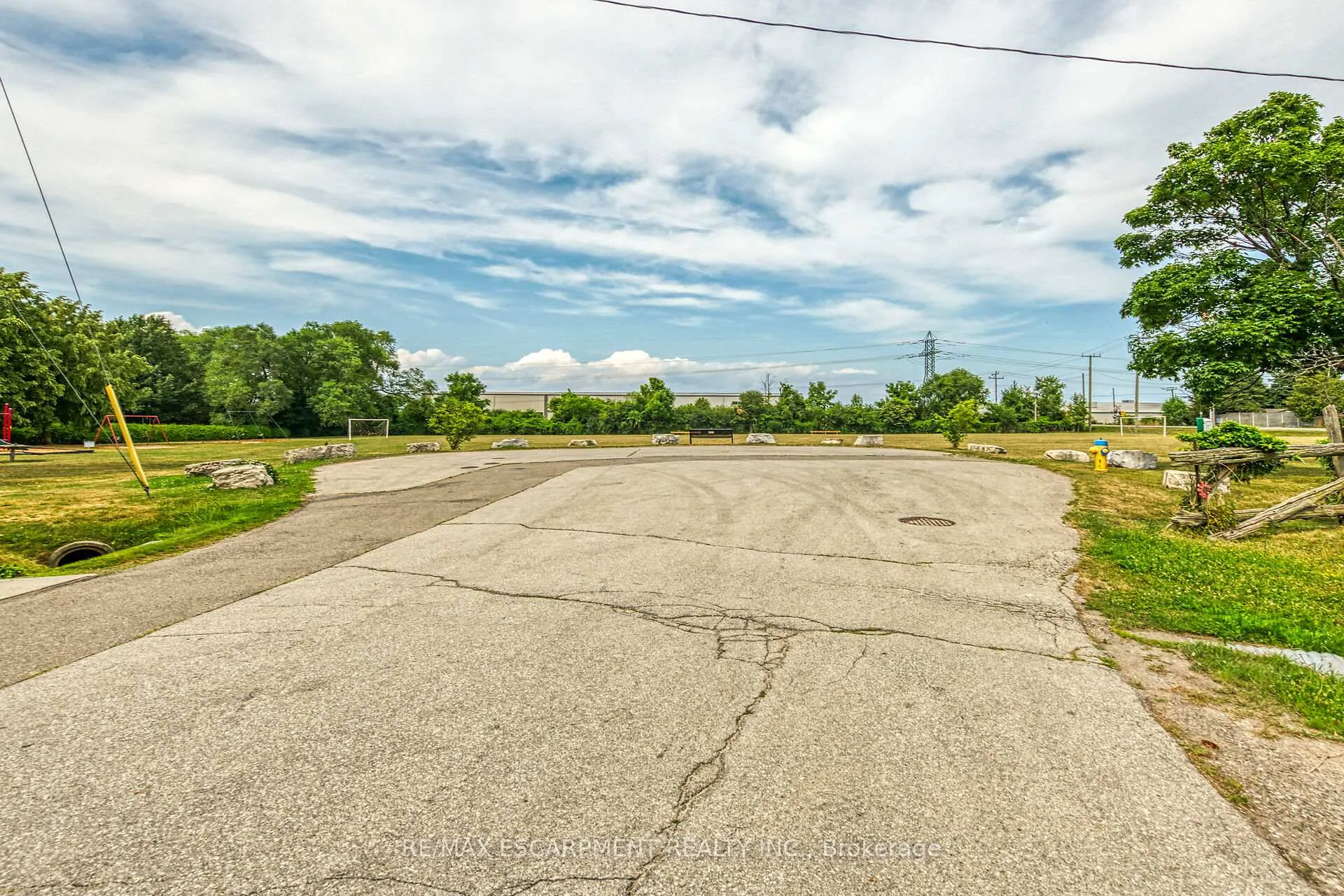 Photo 42 of 46 Oriole Crescent, Grimsby, Grimsby West — HOMEH