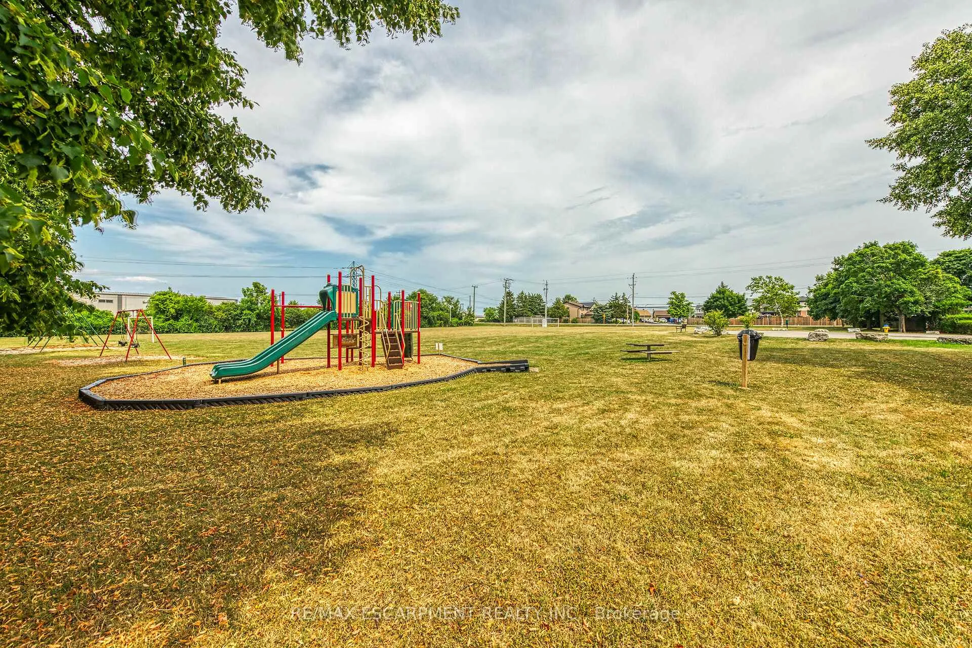Photo 45 of 46 Oriole Crescent, Grimsby, Grimsby West — HOMEH