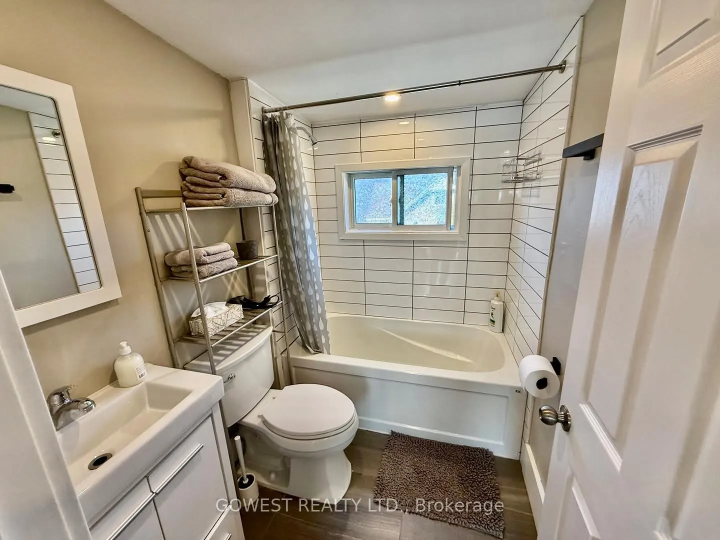 Photo 4 of Unit 3, 29 Cliff Avenue, Hamilton, Eastmount — HOMEH