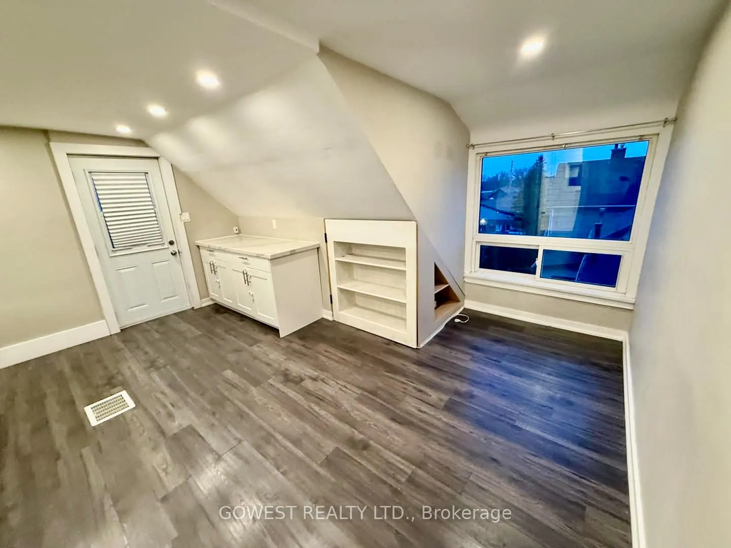 Photo 9 of Unit 3, 29 Cliff Avenue, Hamilton, Eastmount — HOMEH