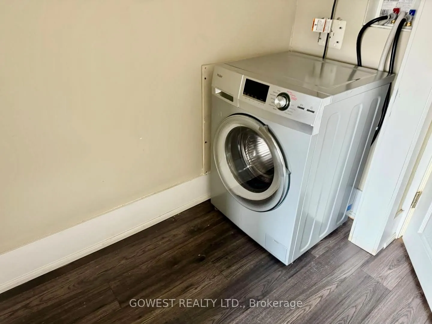 Photo 10 of Unit 3, 29 Cliff Avenue, Hamilton, Eastmount — HOMEH