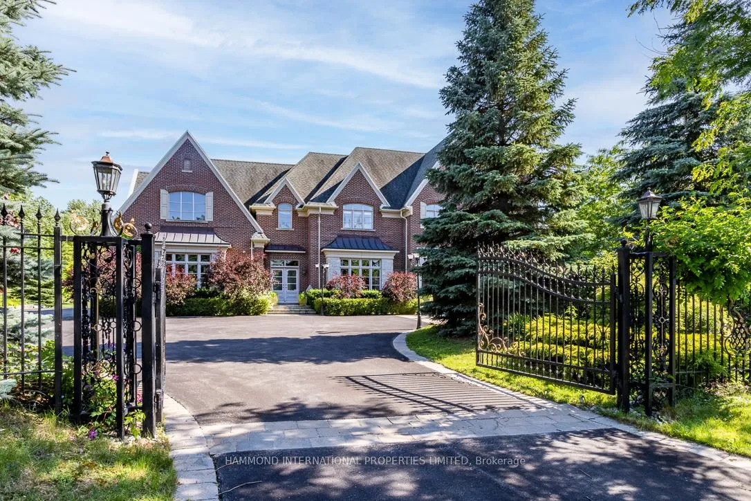 Front of 851 Woodland Acres Crescent