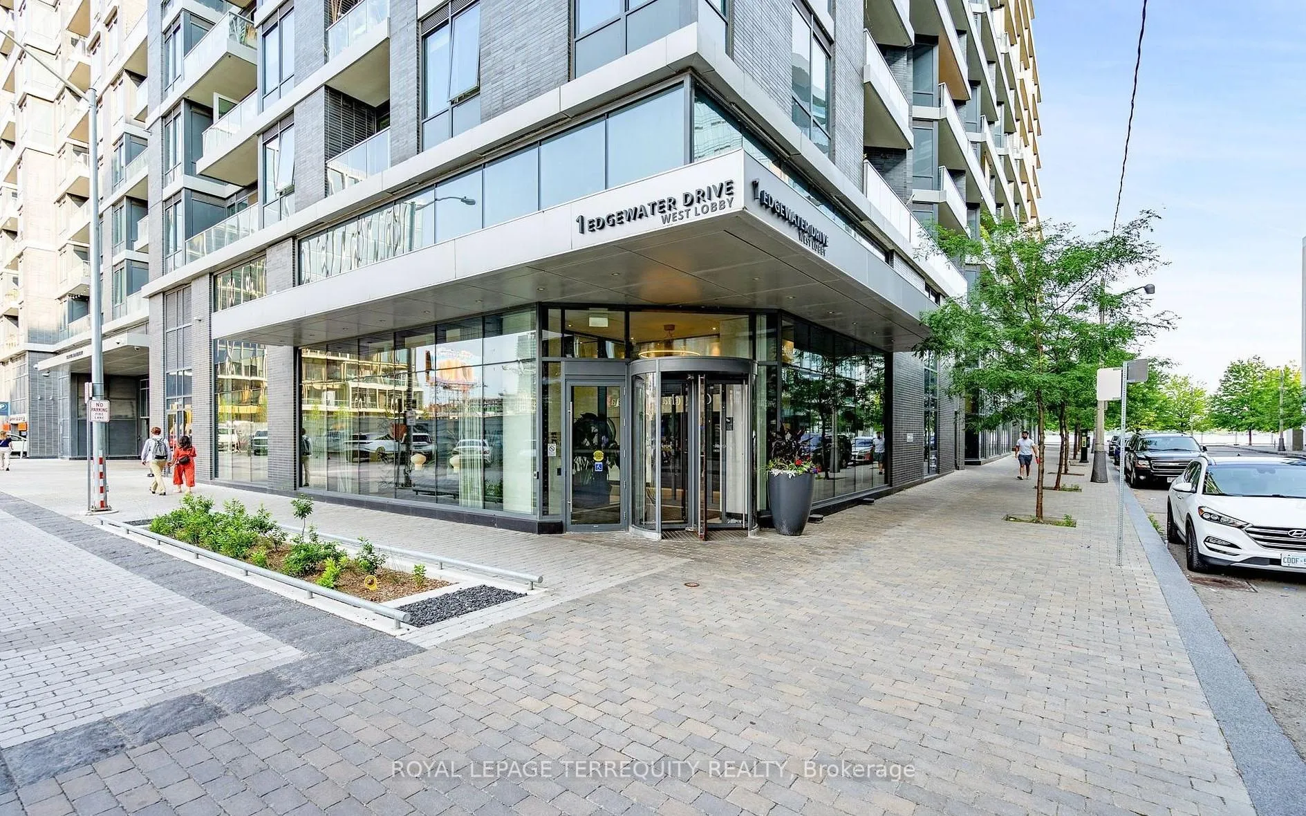 Photo 6 of Unit 307, 1 Edgewater Drive, Toronto, Waterfront Communities — HOMEH
