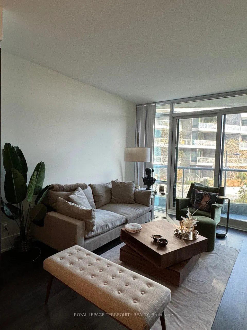 Photo 12 of Unit 307, 1 Edgewater Drive, Toronto, Waterfront Communities — HOMEH