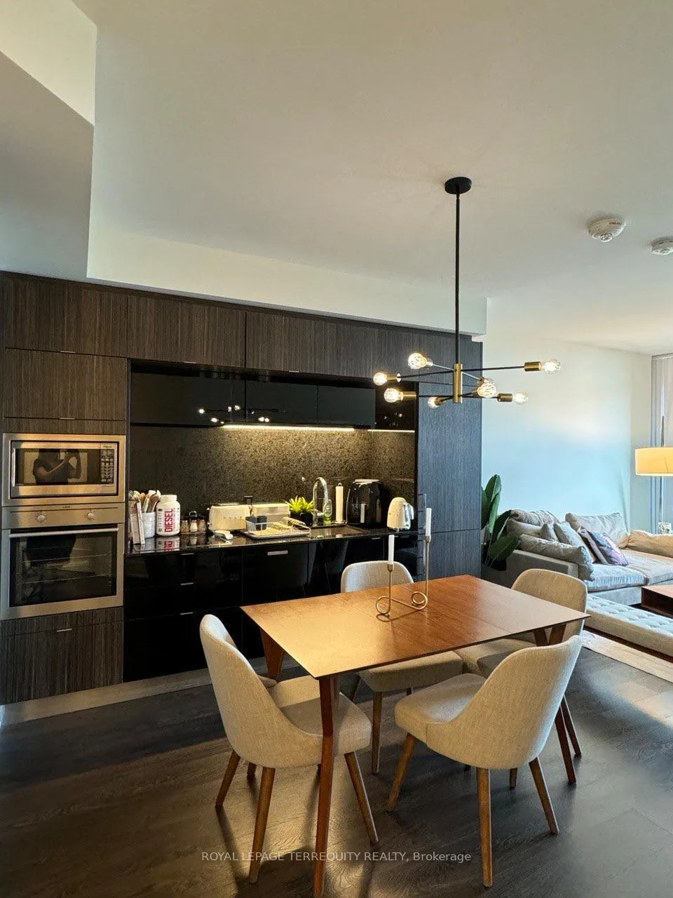 Photo 17 of Unit 307, 1 Edgewater Drive, Toronto, Waterfront Communities — HOMEH