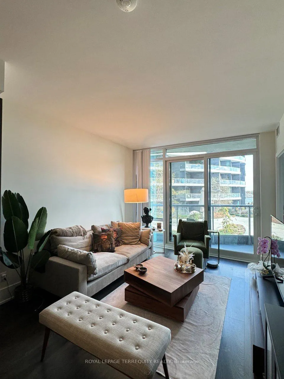 Photo 18 of Unit 307, 1 Edgewater Drive, Toronto, Waterfront Communities — HOMEH