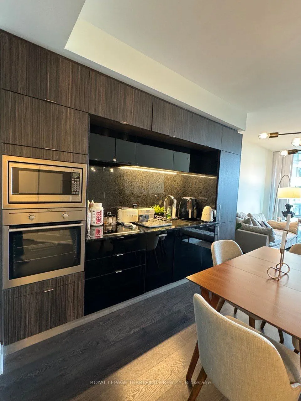 Photo 19 of Unit 307, 1 Edgewater Drive, Toronto, Waterfront Communities — HOMEH