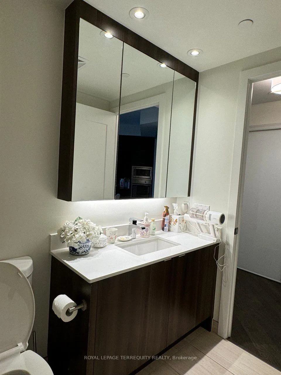 Photo 27 of Unit 307, 1 Edgewater Drive, Toronto, Waterfront Communities — HOMEH