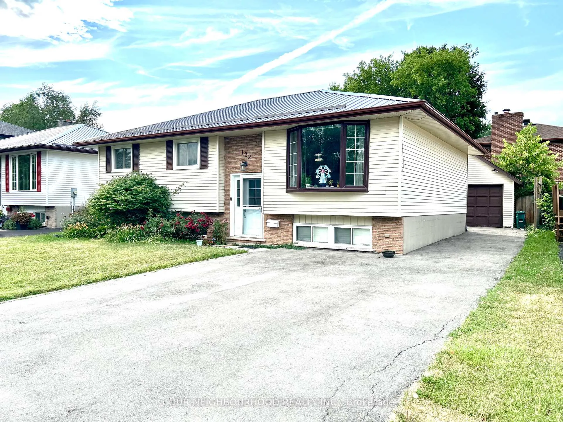 Photo 2 of 122 Progress Avenue, Belleville, Belleville Ward — HOMEH