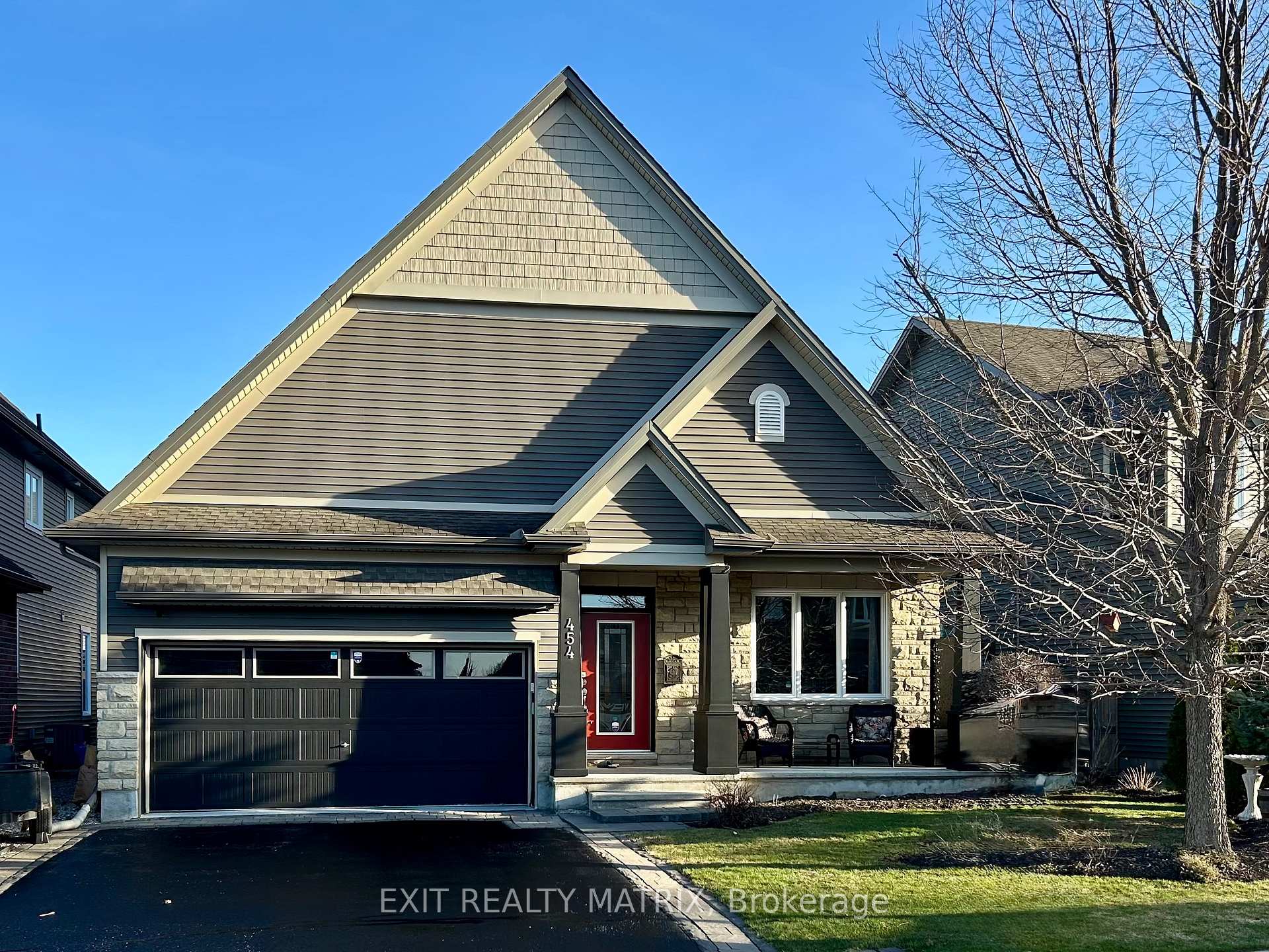 Front of 454 Creekview Way