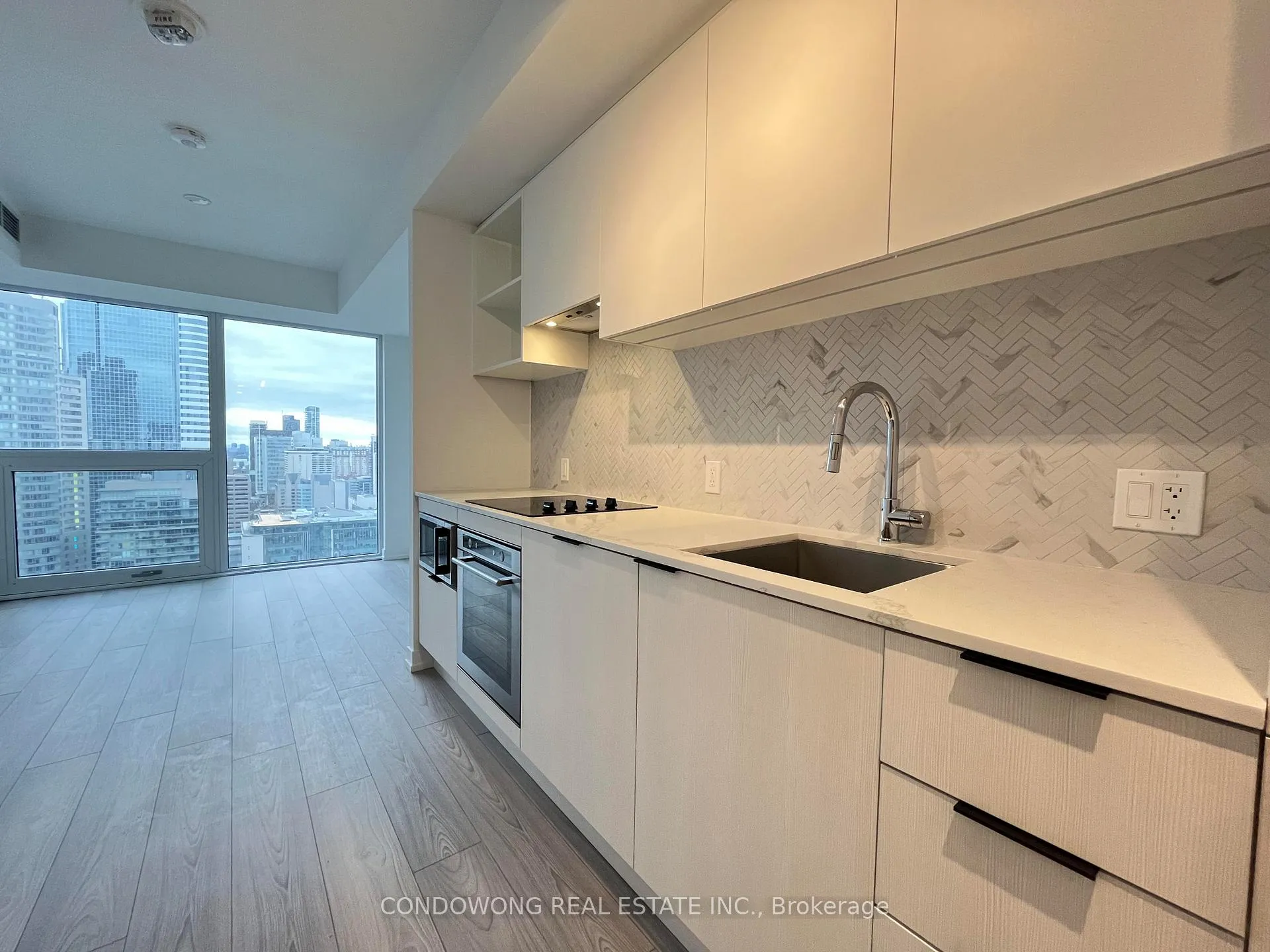 Front of Unit 3109, 82 Dalhousie Street