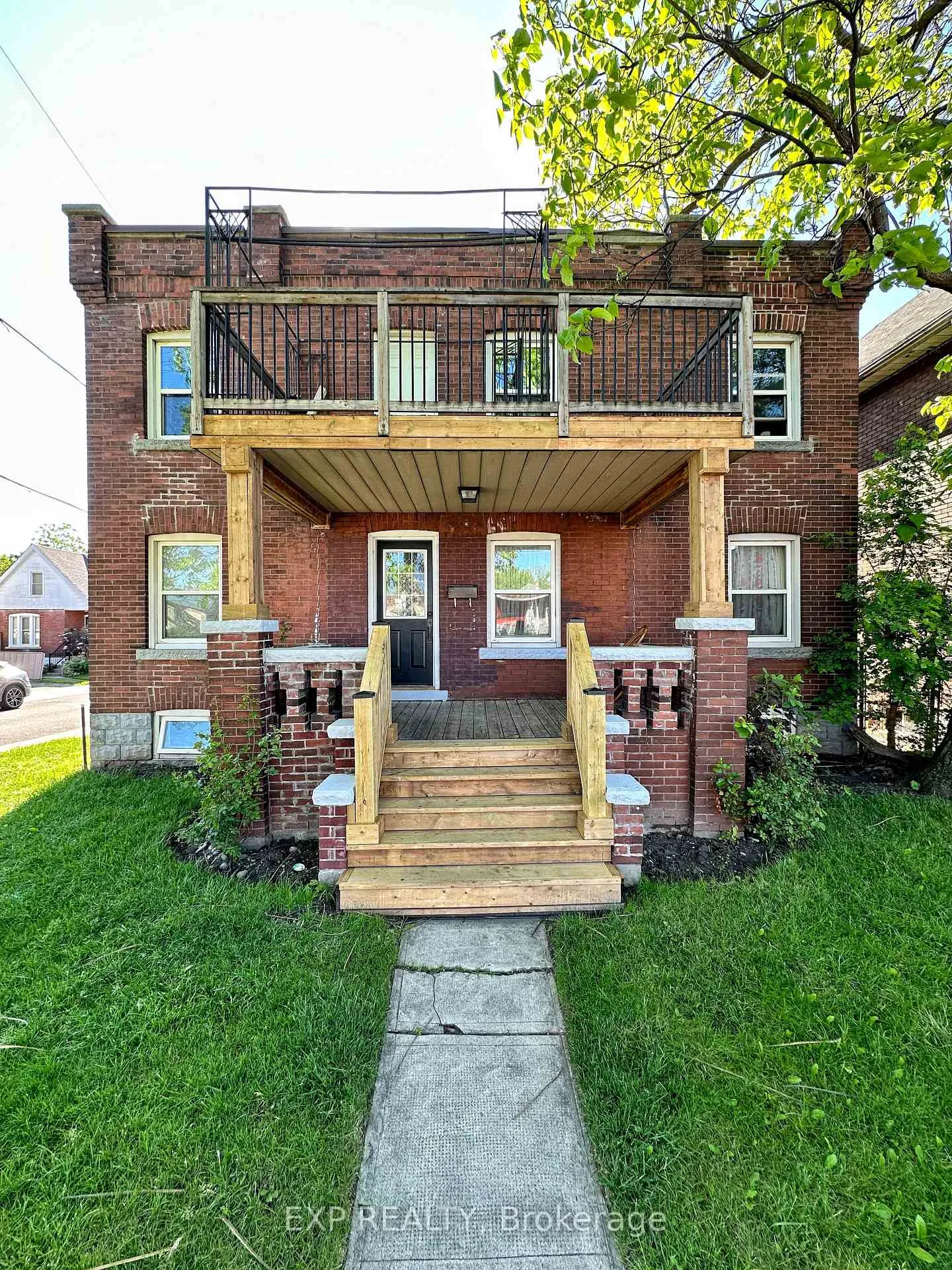 Photo 1 of 140 Gage Avenue N, Hamilton, Crown Point — HOMEH