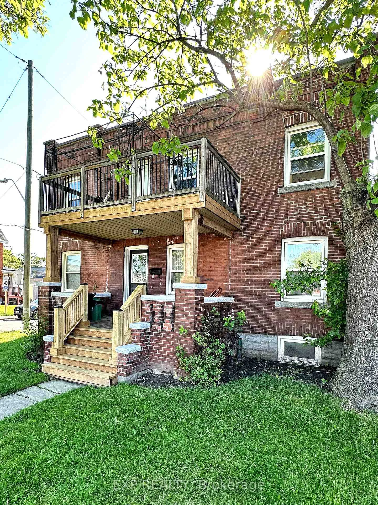 Photo 2 of 140 Gage Avenue N, Hamilton, Crown Point — HOMEH