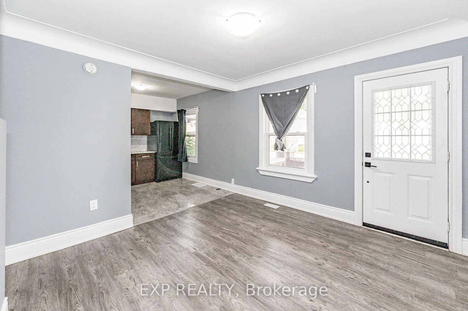 Photo 4 of 140 Gage Avenue N, Hamilton, Crown Point — HOMEH