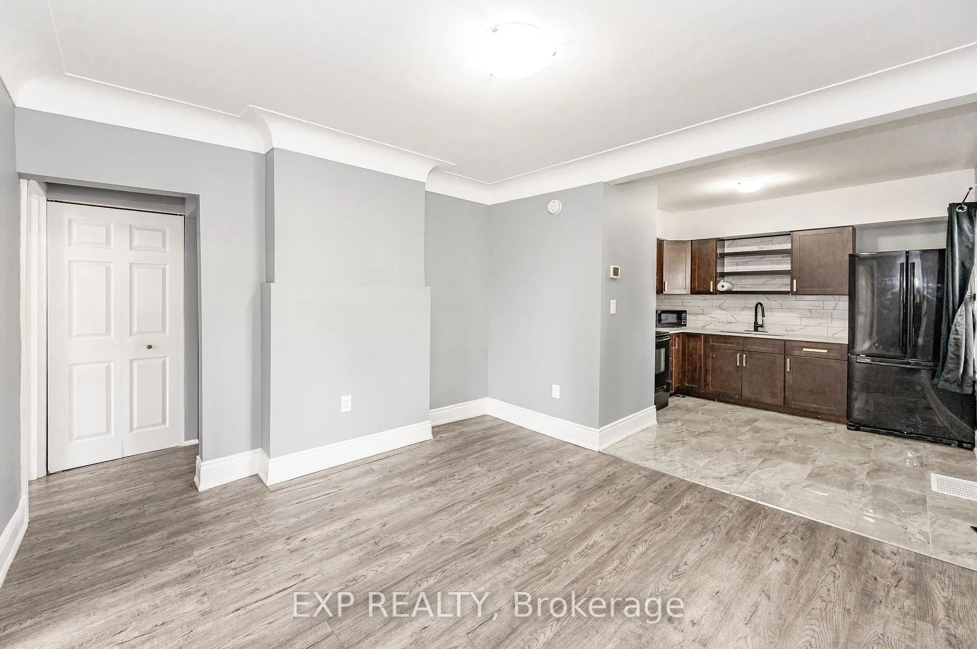 Photo 5 of 140 Gage Avenue N, Hamilton, Crown Point — HOMEH