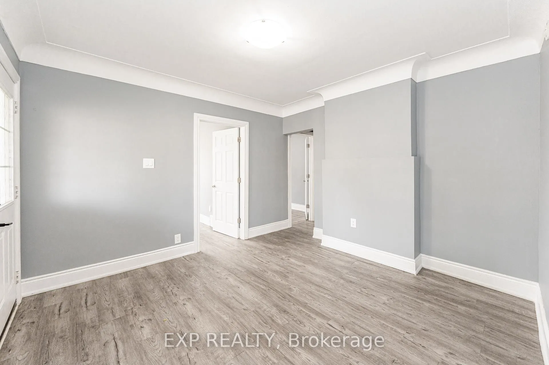 Photo 6 of 140 Gage Avenue N, Hamilton, Crown Point — HOMEH