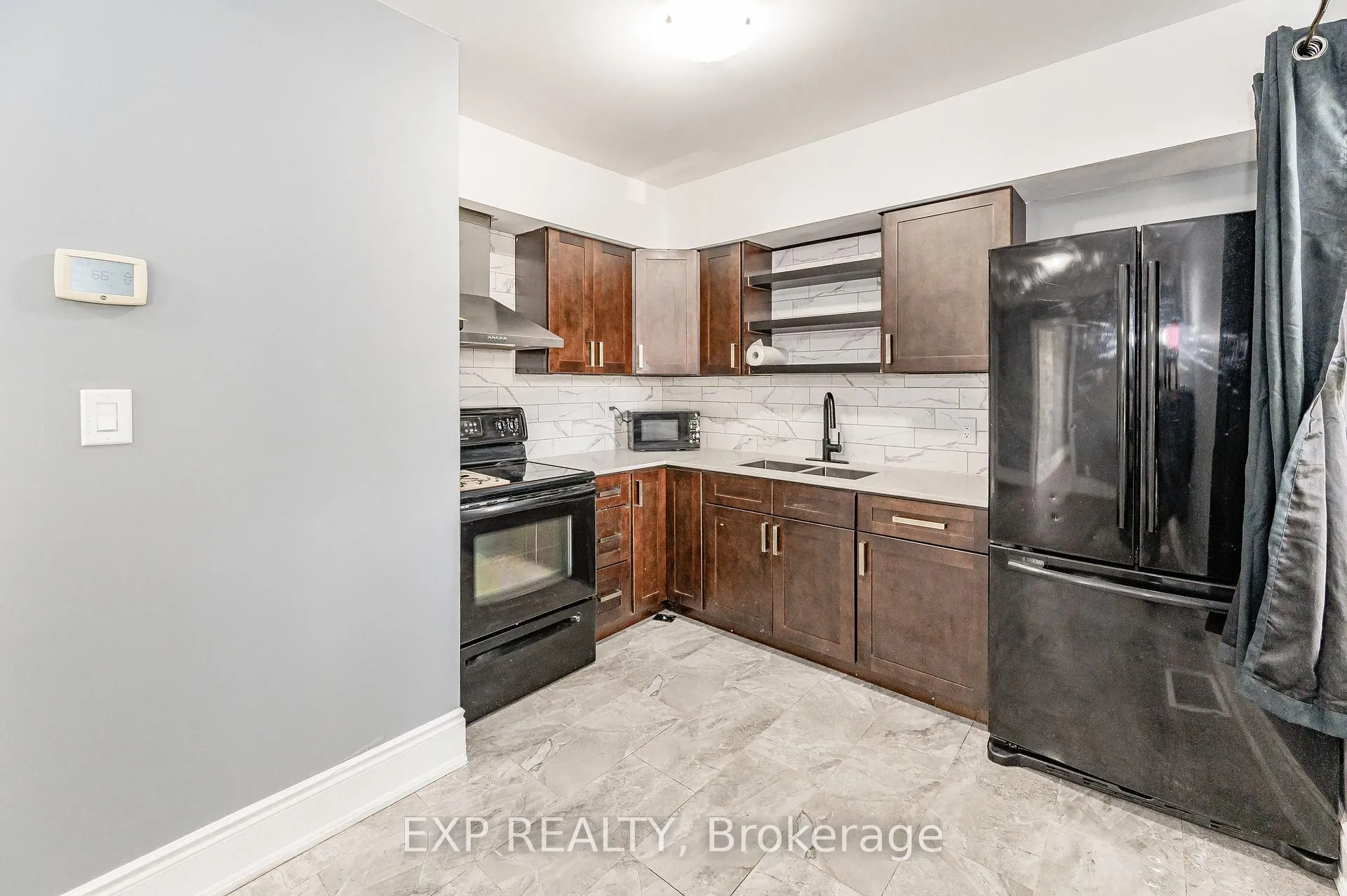 Photo 7 of 140 Gage Avenue N, Hamilton, Crown Point — HOMEH