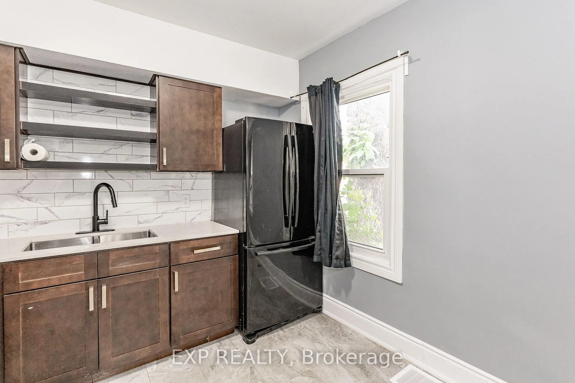 Photo 8 of 140 Gage Avenue N, Hamilton, Crown Point — HOMEH