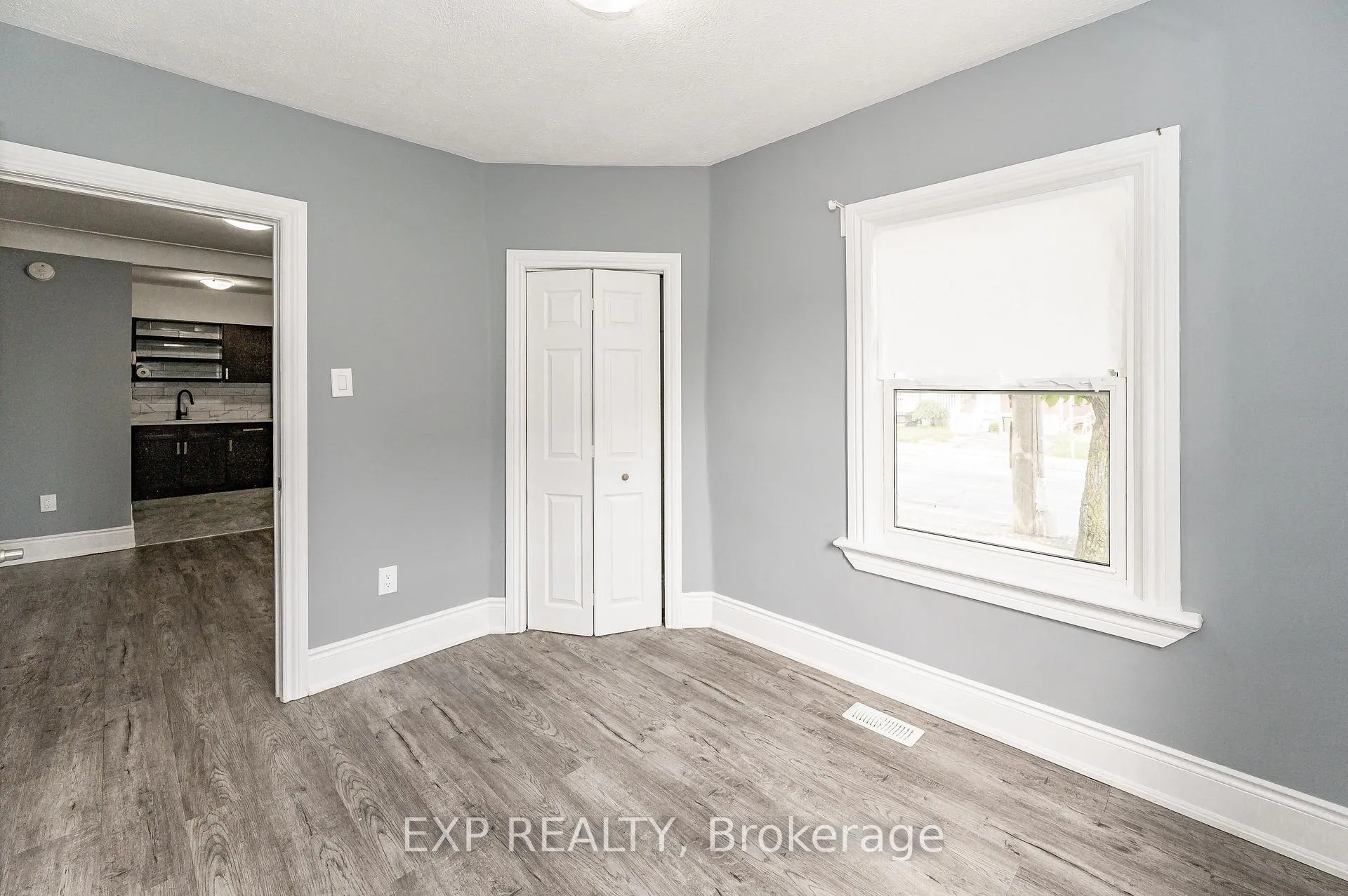 Photo 12 of 140 Gage Avenue N, Hamilton, Crown Point — HOMEH