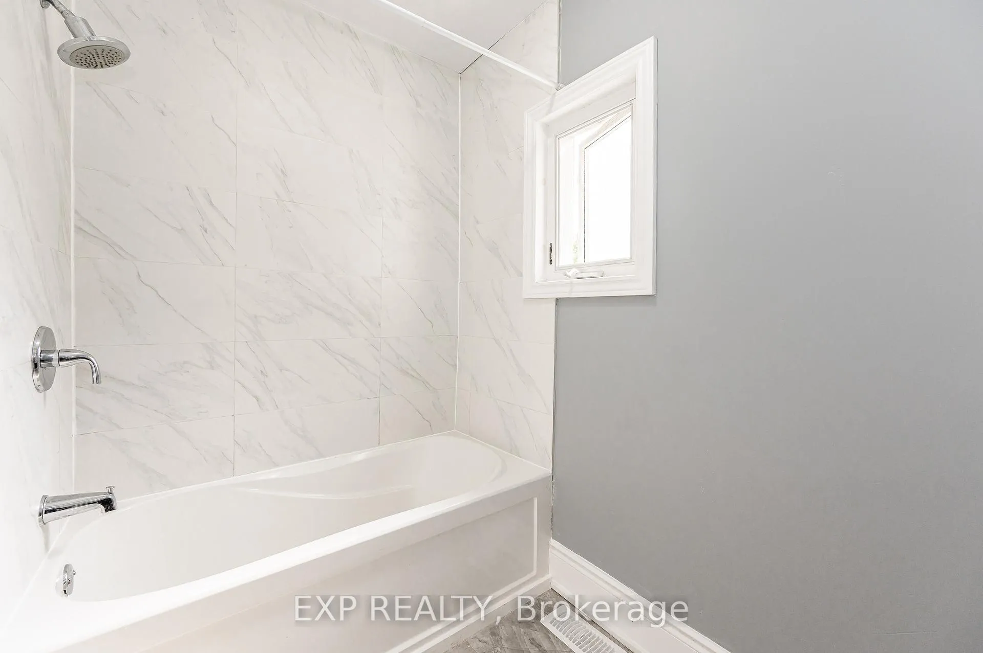 Photo 18 of 140 Gage Avenue N, Hamilton, Crown Point — HOMEH