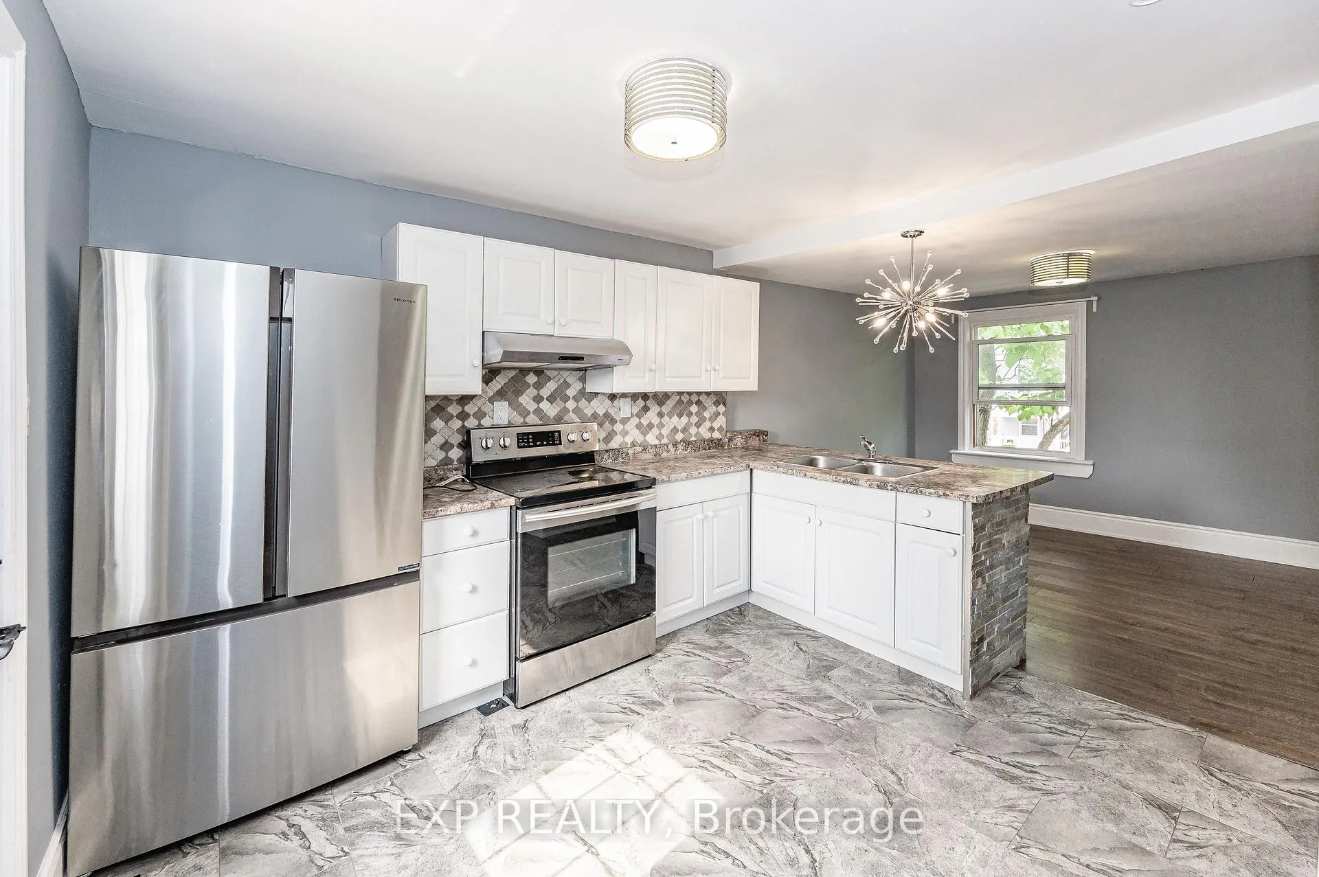 Photo 21 of 140 Gage Avenue N, Hamilton, Crown Point — HOMEH