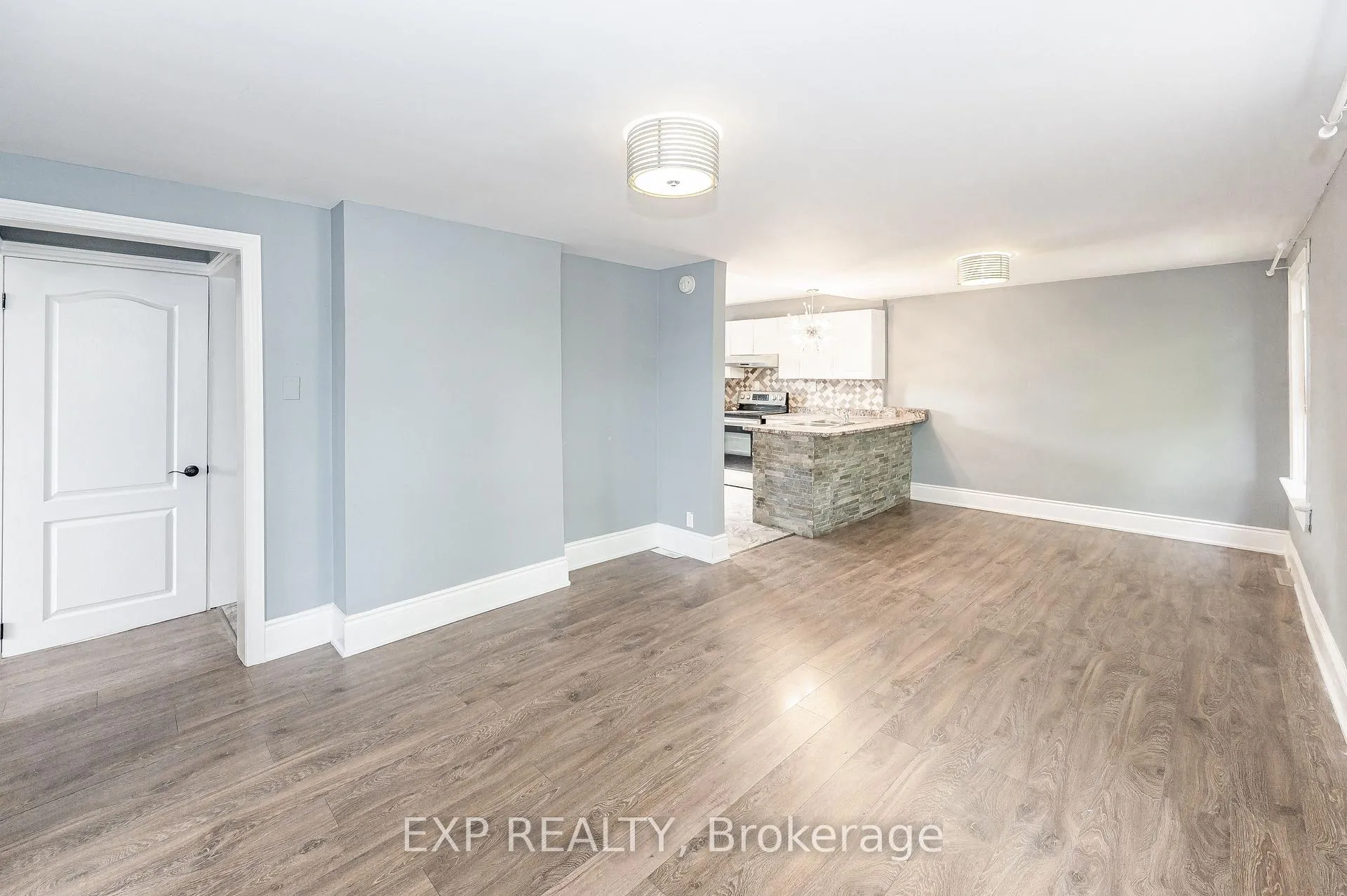 Photo 24 of 140 Gage Avenue N, Hamilton, Crown Point — HOMEH