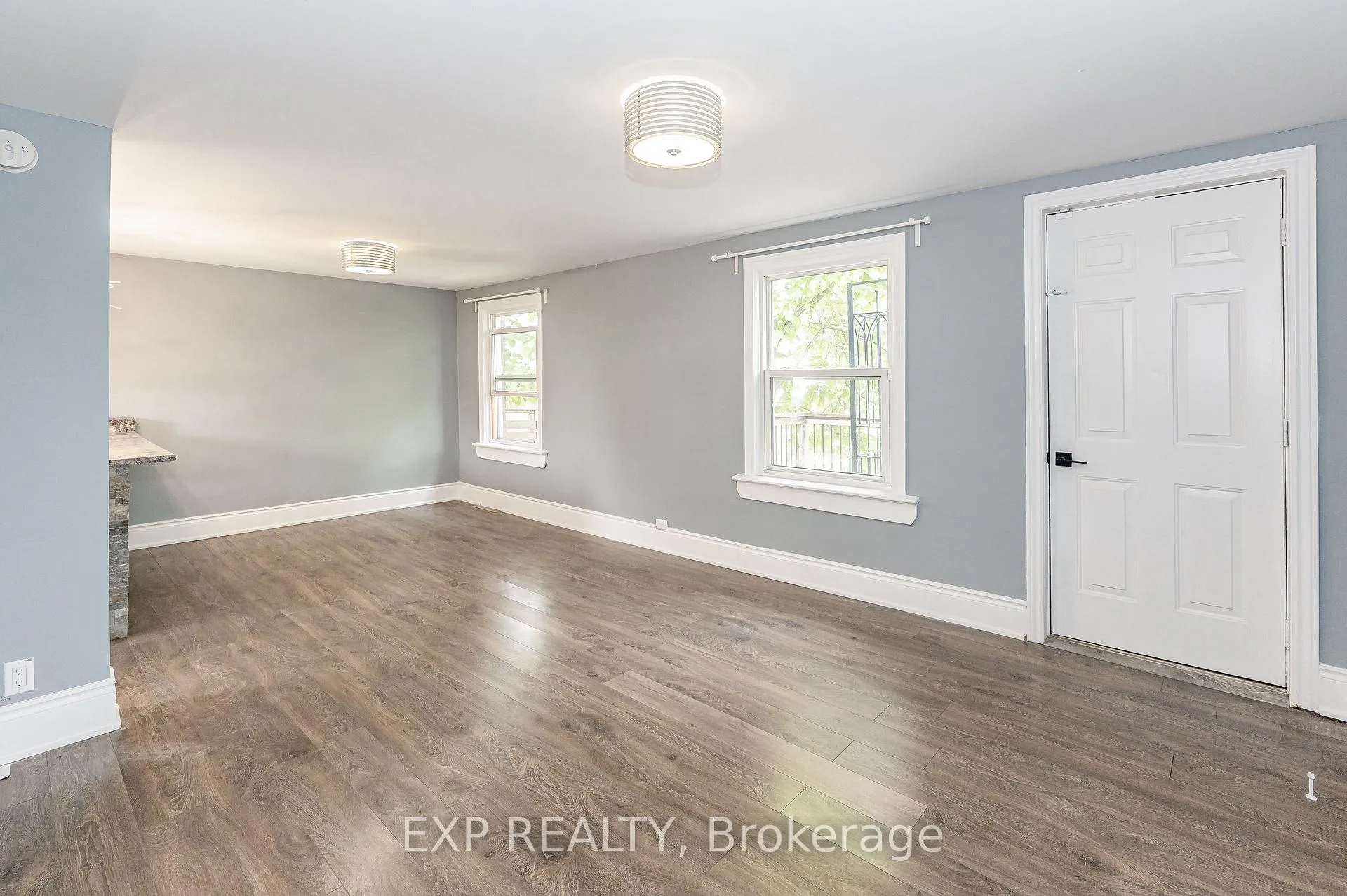 Photo 25 of 140 Gage Avenue N, Hamilton, Crown Point — HOMEH