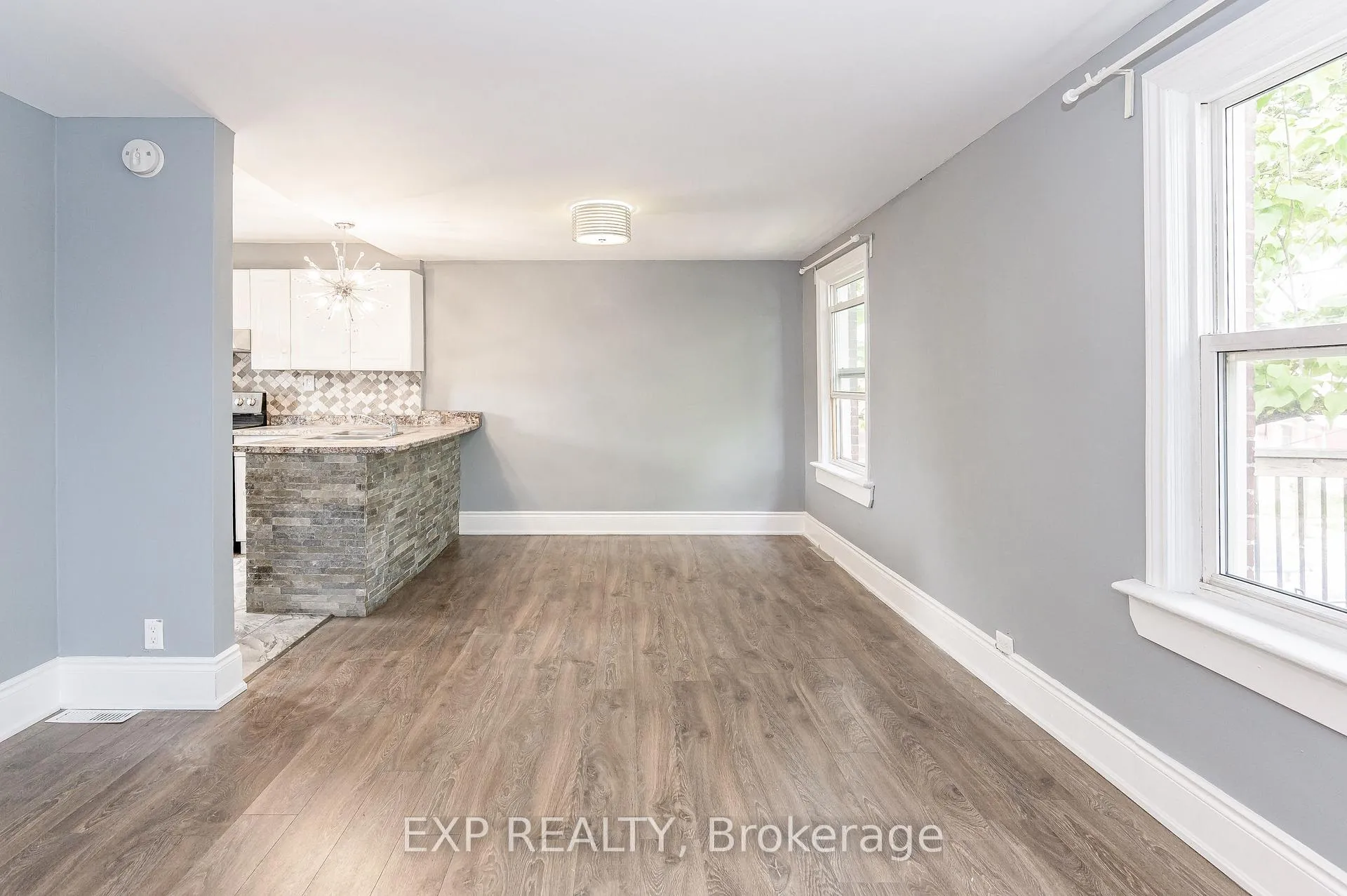 Photo 26 of 140 Gage Avenue N, Hamilton, Crown Point — HOMEH