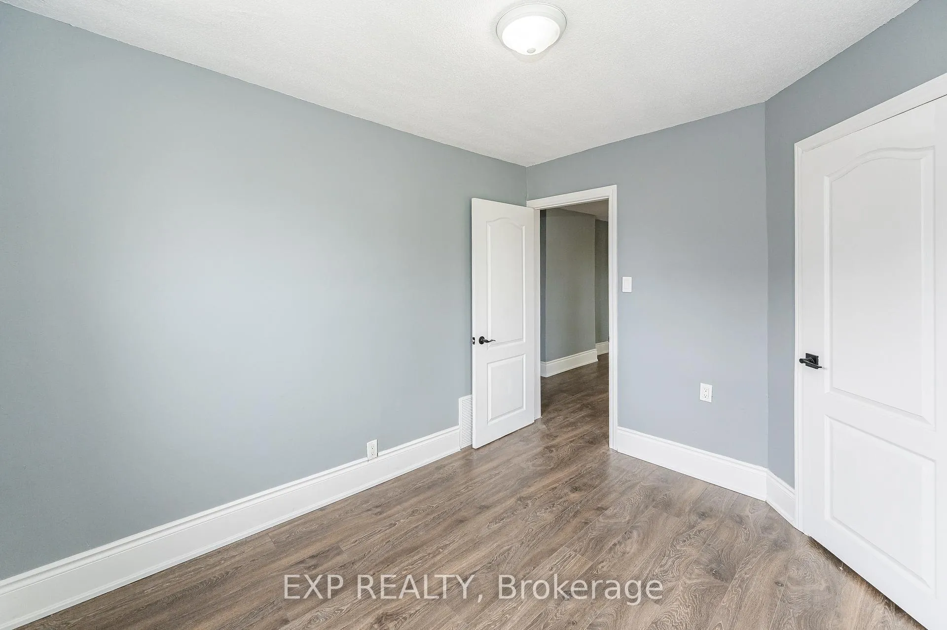 Photo 28 of 140 Gage Avenue N, Hamilton, Crown Point — HOMEH