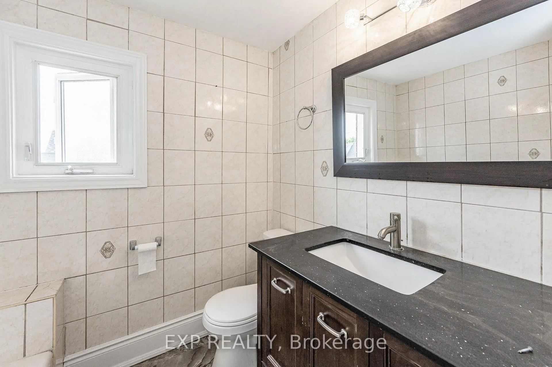 Photo 30 of 140 Gage Avenue N, Hamilton, Crown Point — HOMEH