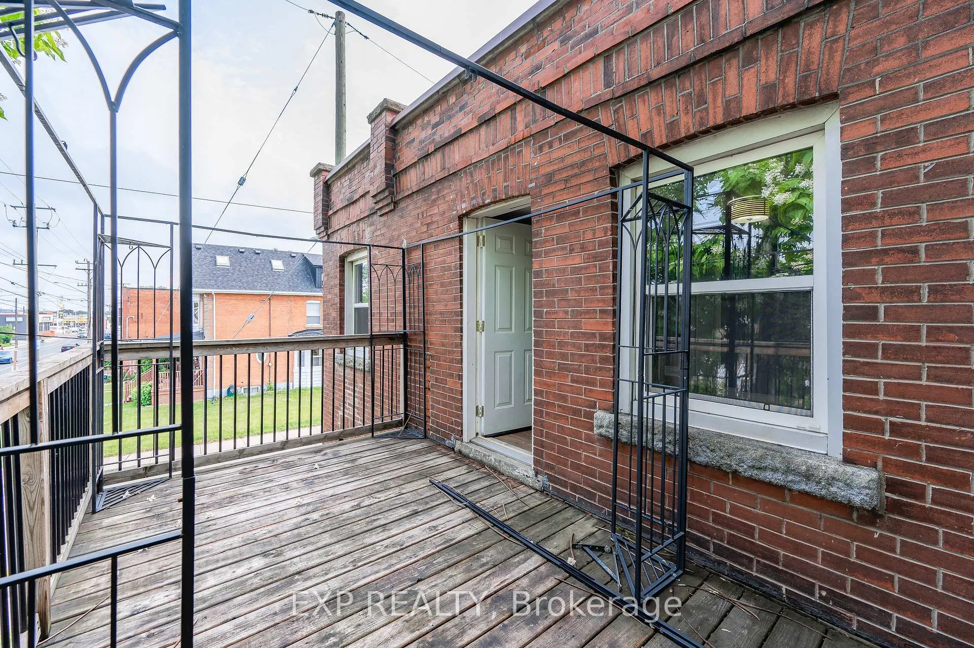 Photo 33 of 140 Gage Avenue N, Hamilton, Crown Point — HOMEH
