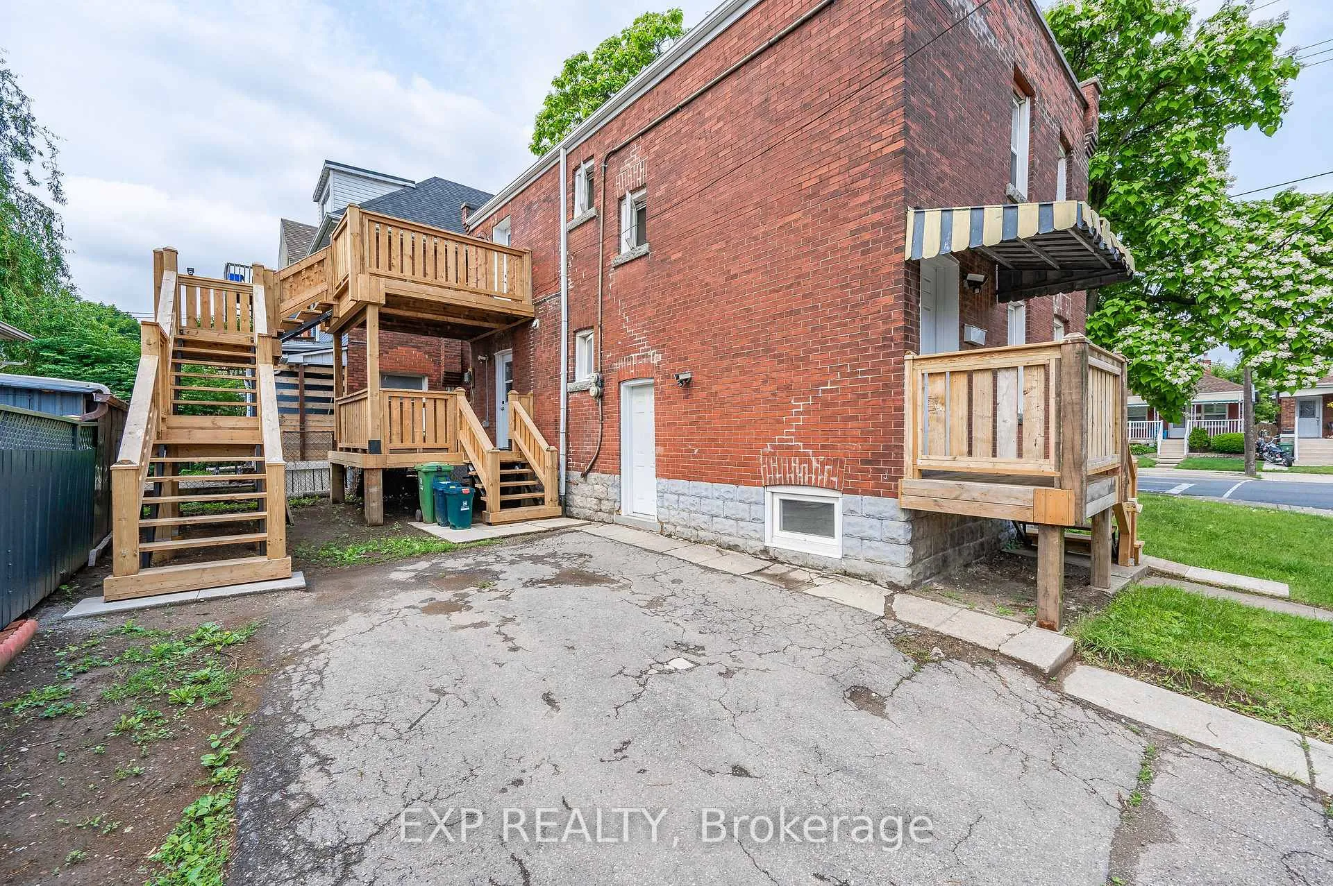 Photo 36 of 140 Gage Avenue N, Hamilton, Crown Point — HOMEH