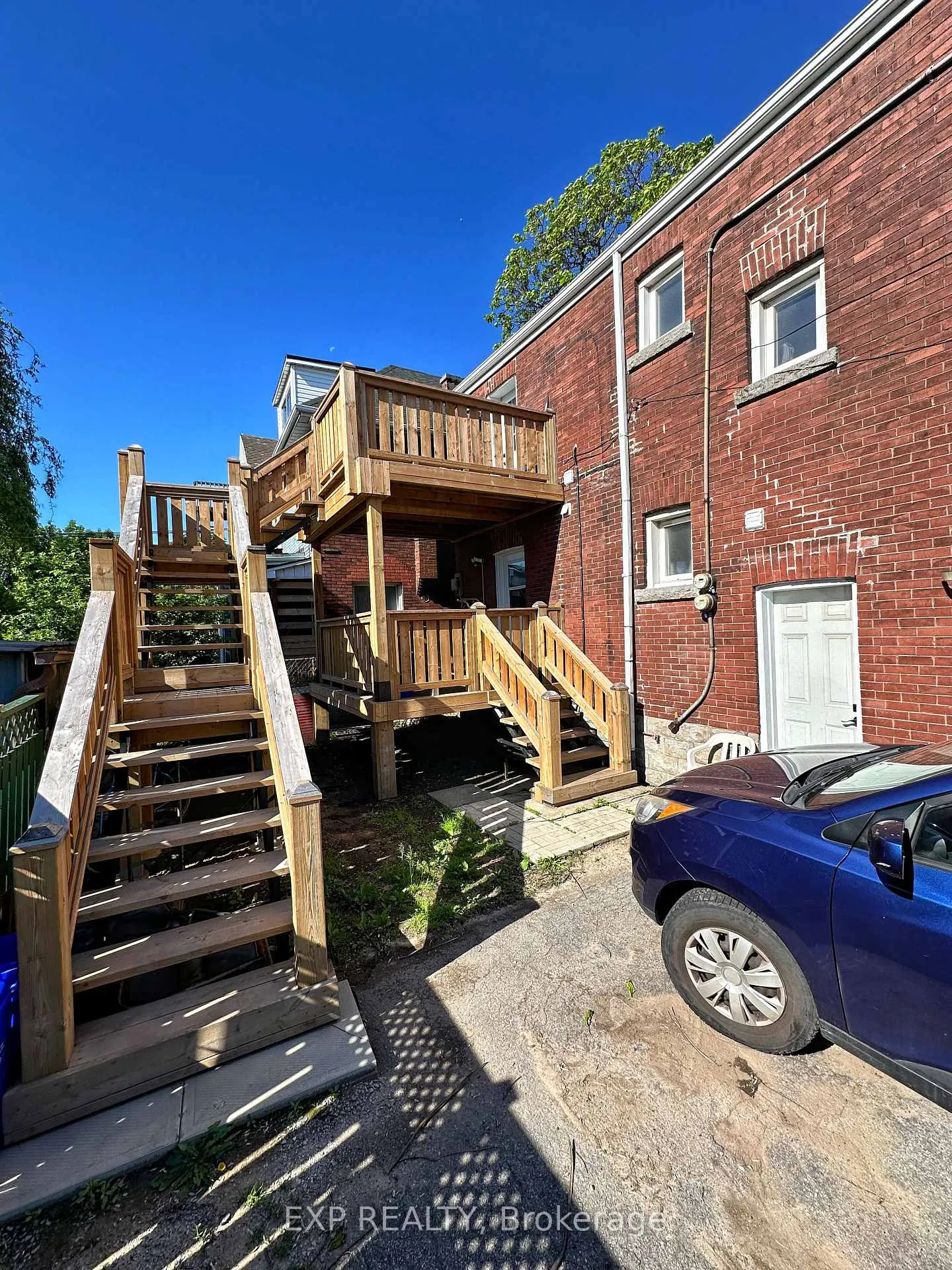 Photo 37 of 140 Gage Avenue N, Hamilton, Crown Point — HOMEH