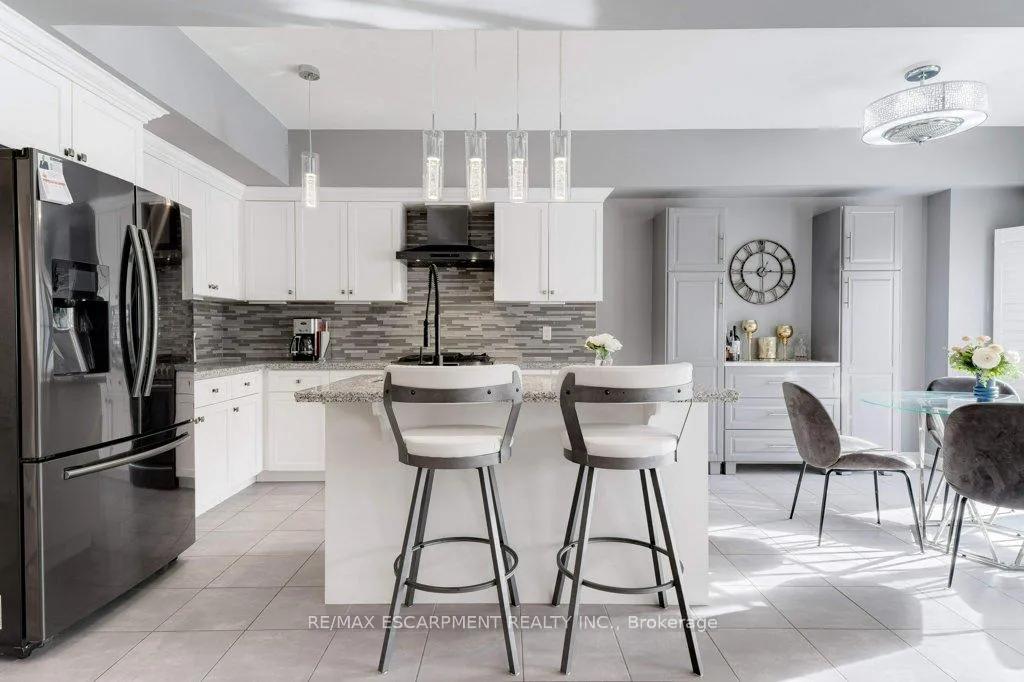 Photo 11 of Unit 12, 98 Shoreview Place, Hamilton, Stoney Creek — HOMEH