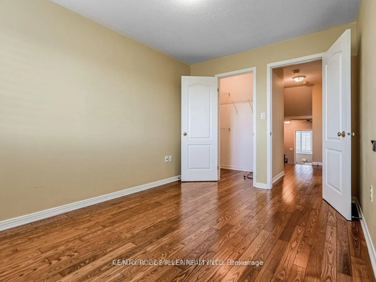 Photo 14 of 10 Fairhaven Drive, Hamilton, Stoney Creek — HOMEH
