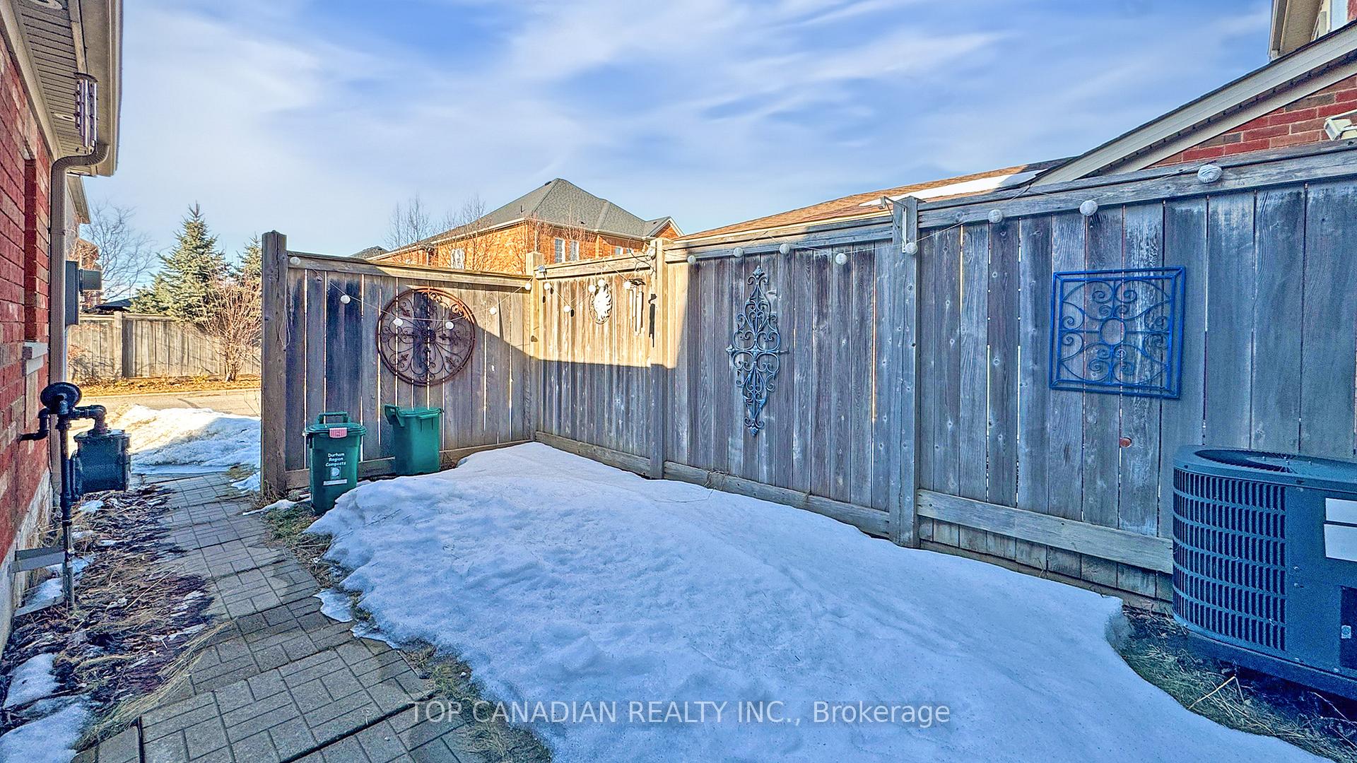 Photo 39 of 6 Hinchcliff Gate, Ajax, Northeast Ajax — HOMEH