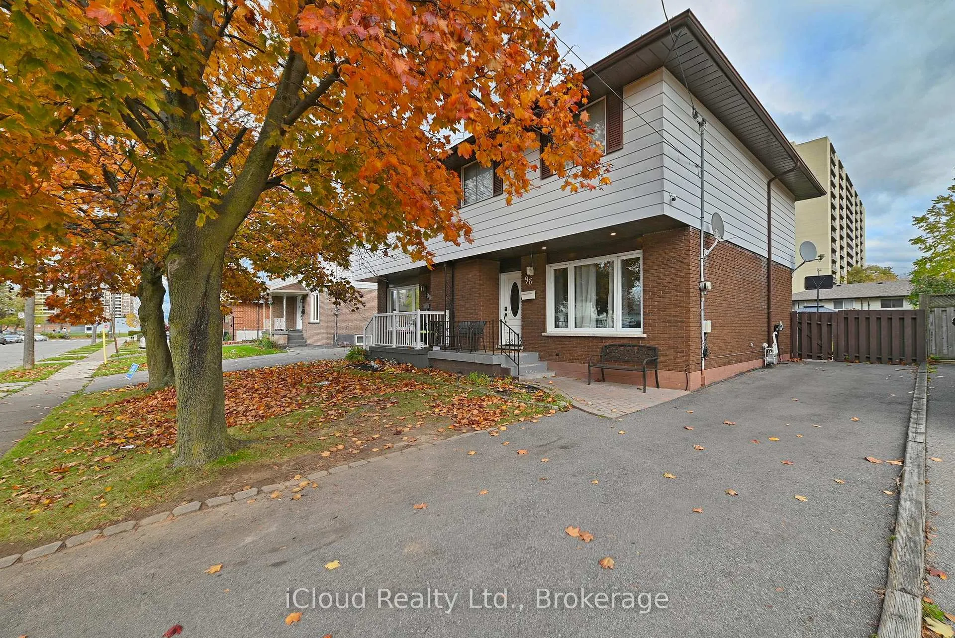 Photo 1 of 98 Riverdale Drive, Hamilton, Riverdale — HOMEH