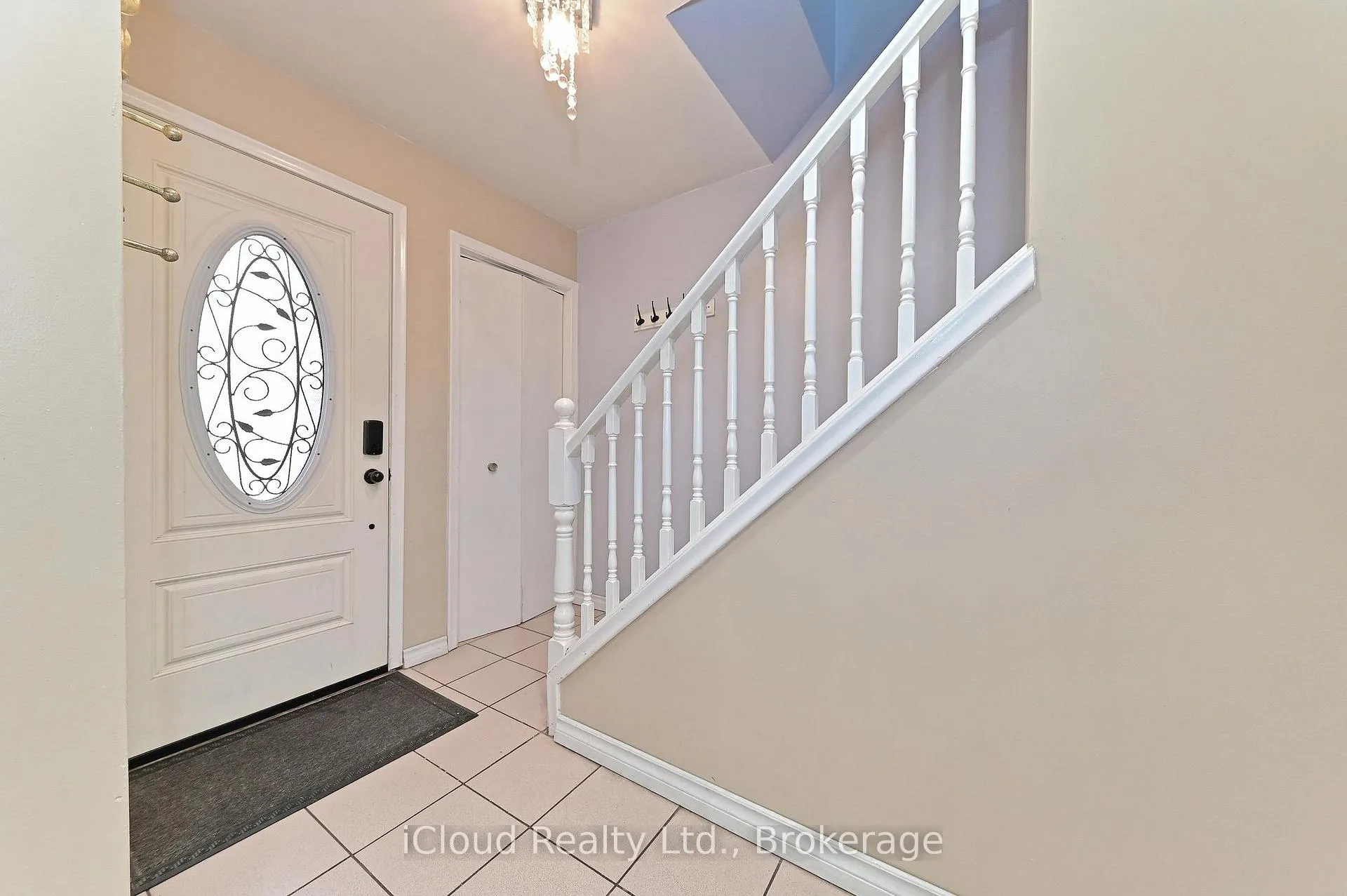 Photo 5 of 98 Riverdale Drive, Hamilton, Riverdale — HOMEH