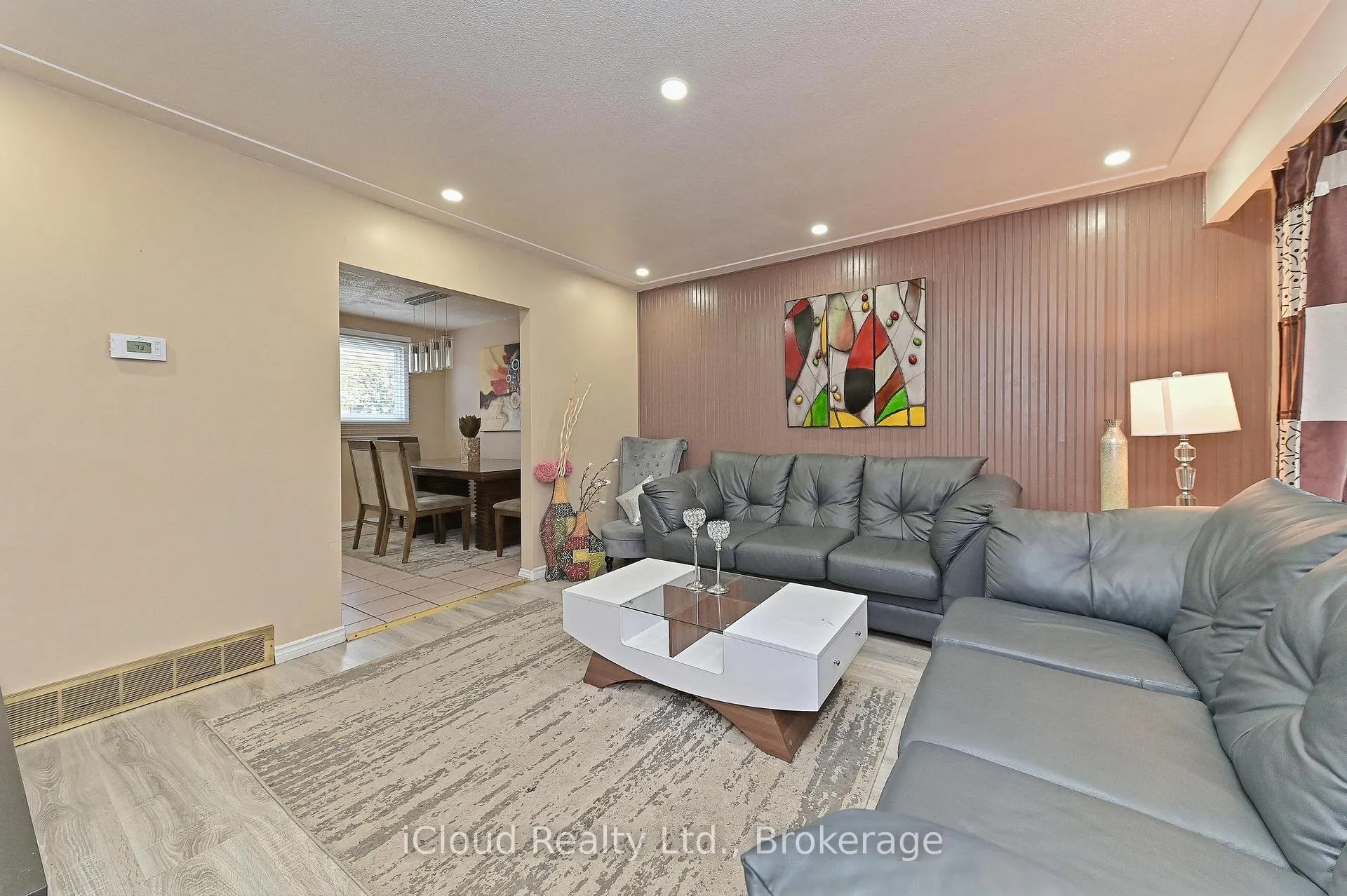 Photo 6 of 98 Riverdale Drive, Hamilton, Riverdale — HOMEH