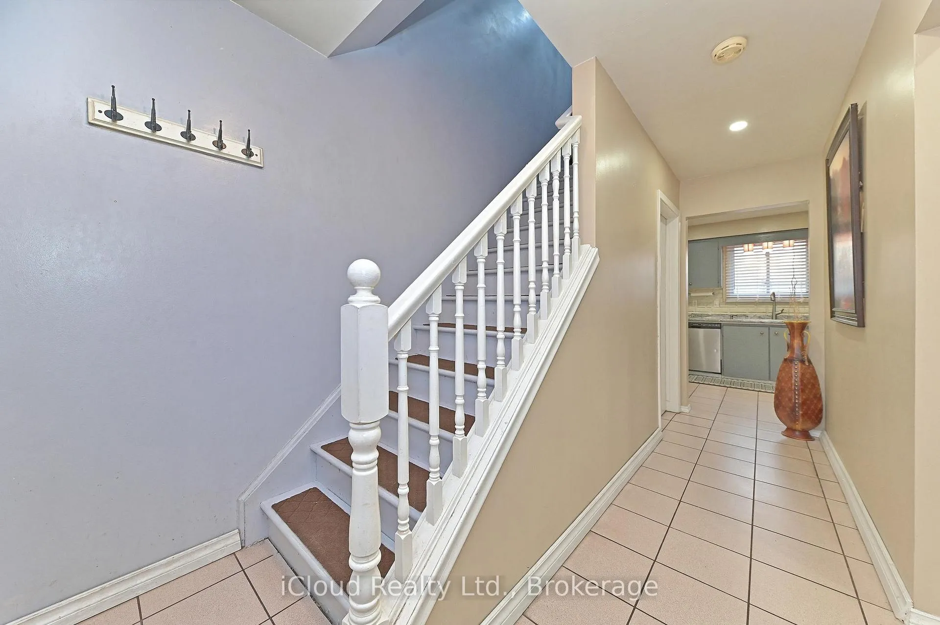 Photo 14 of 98 Riverdale Drive, Hamilton, Riverdale — HOMEH