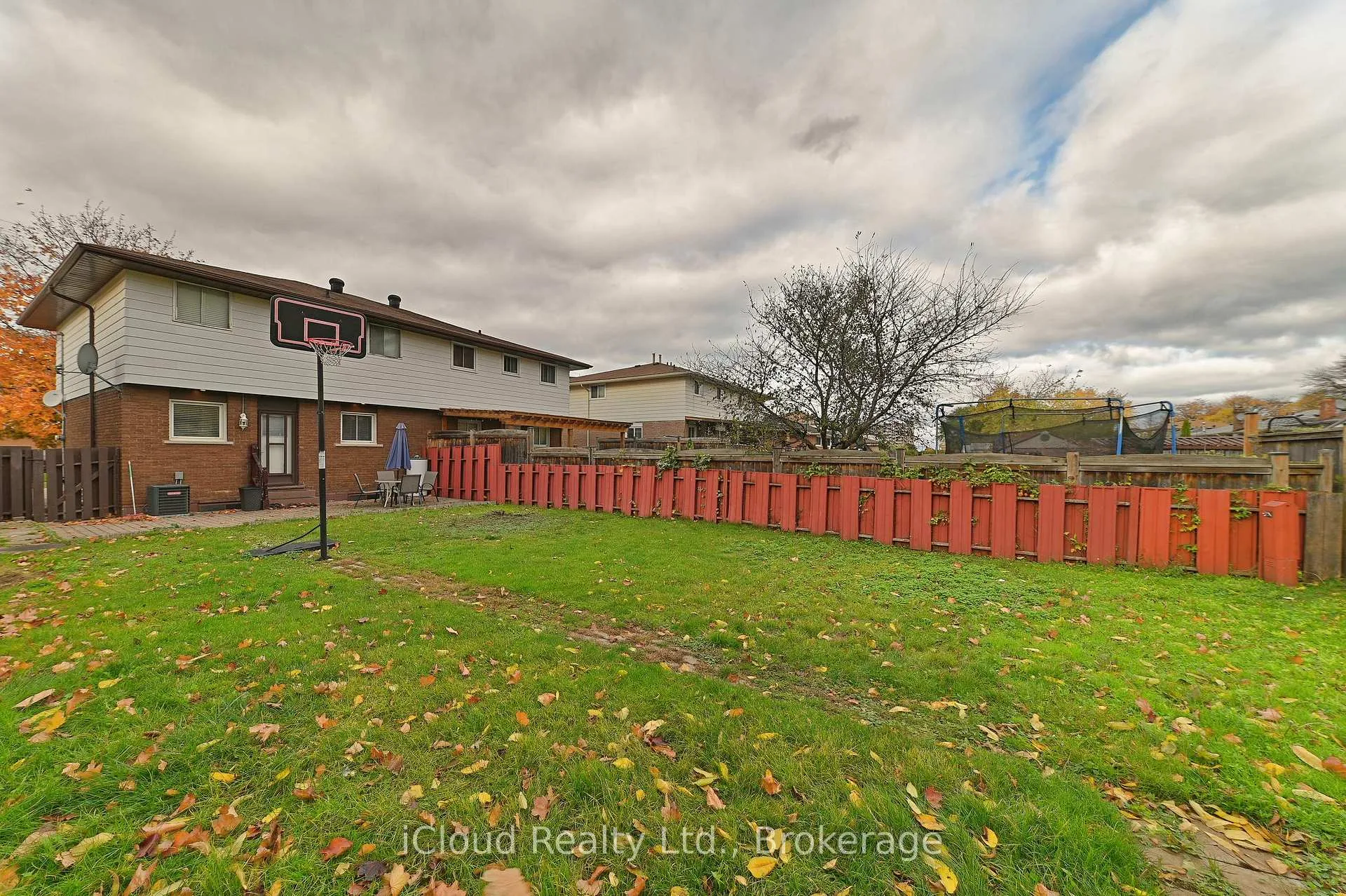 Photo 28 of 98 Riverdale Drive, Hamilton, Riverdale — HOMEH