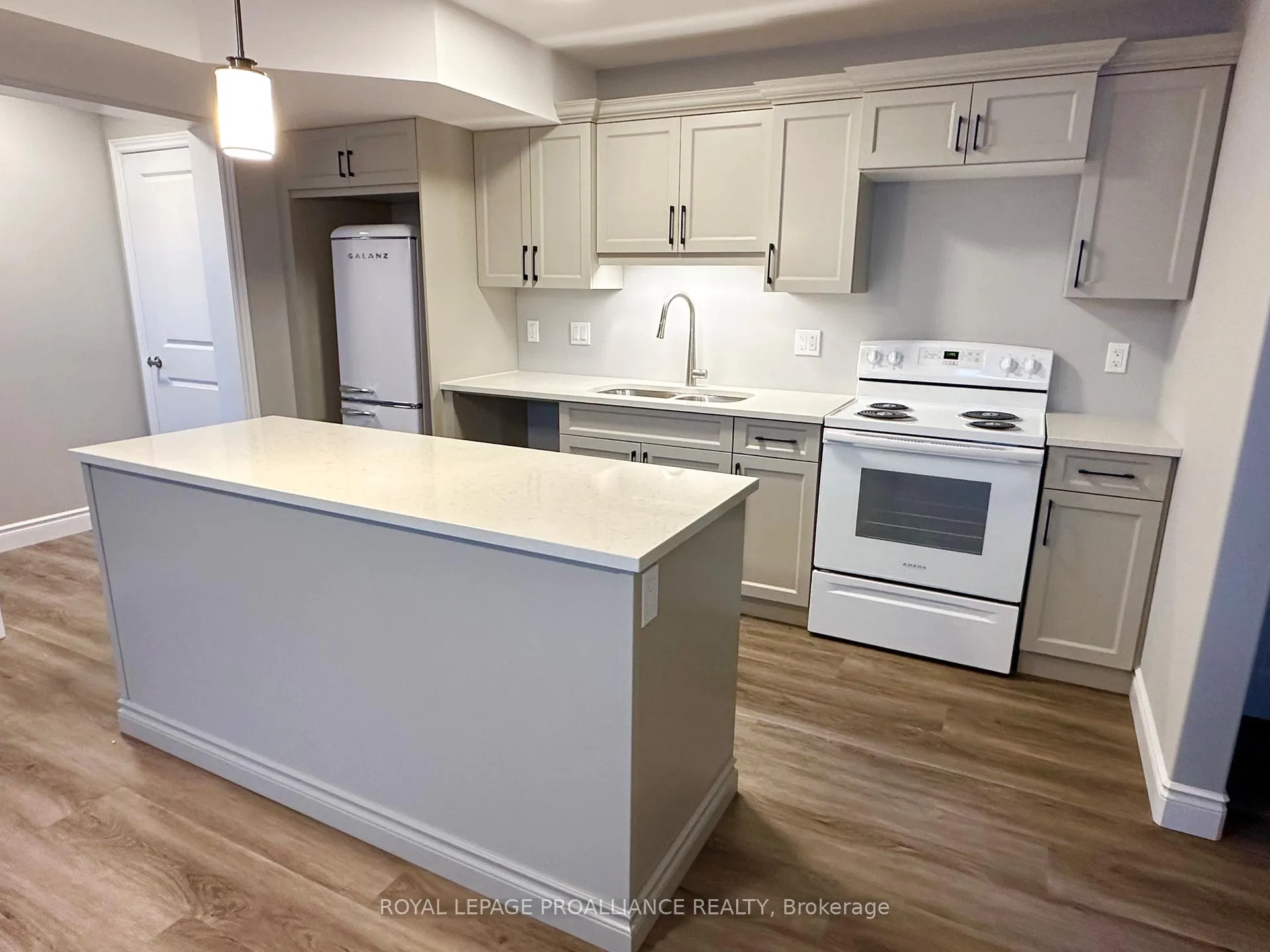 Photo 4 of 135B Sienna Avenue, Belleville, Belleville Ward — HOMEH