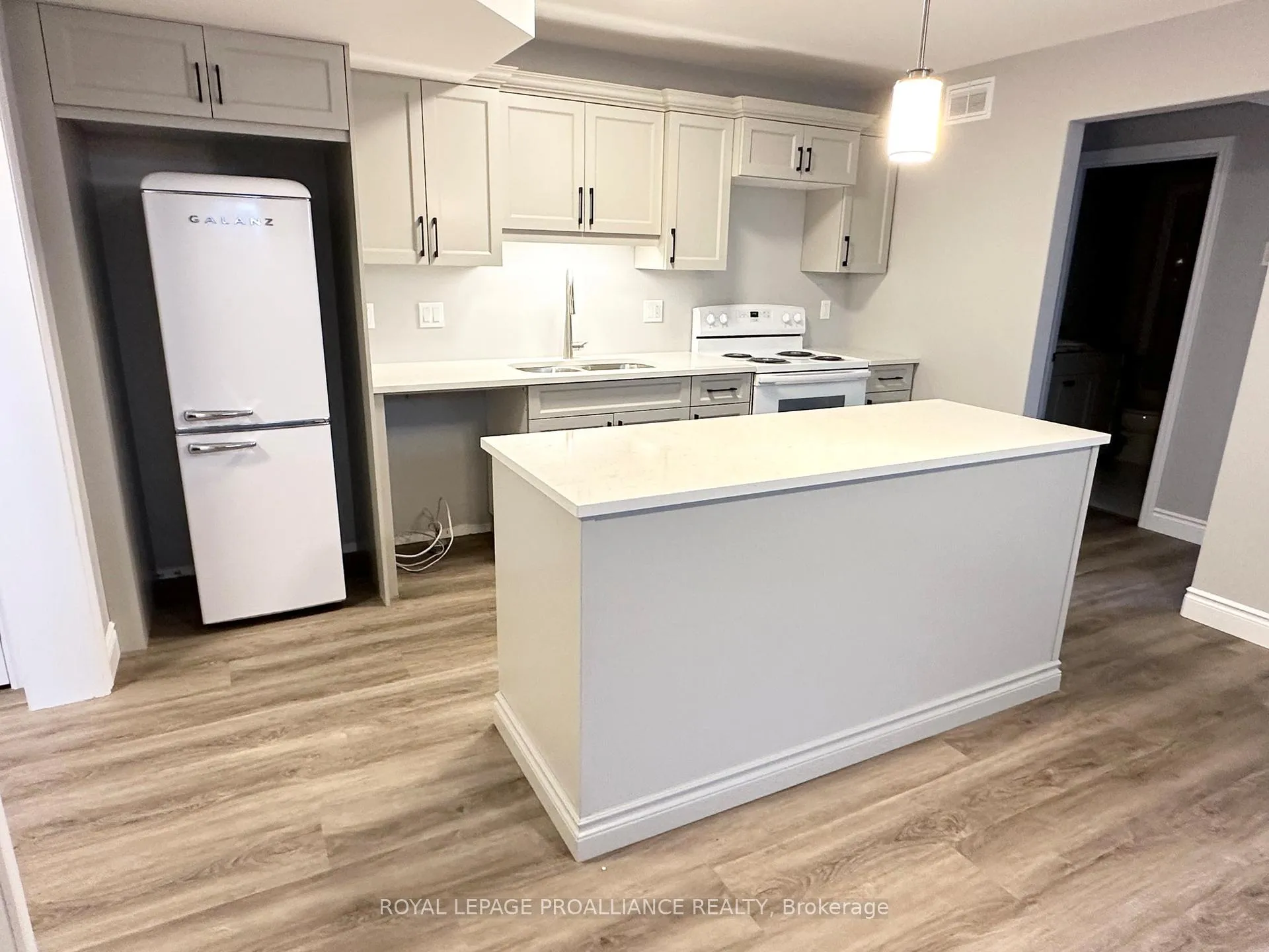 Photo 5 of 135B Sienna Avenue, Belleville, Belleville Ward — HOMEH
