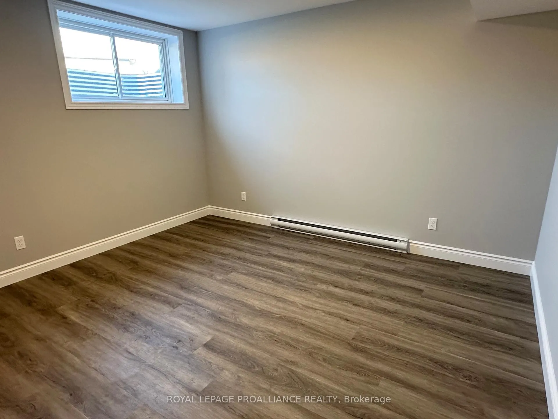Photo 6 of 135B Sienna Avenue, Belleville, Belleville Ward — HOMEH