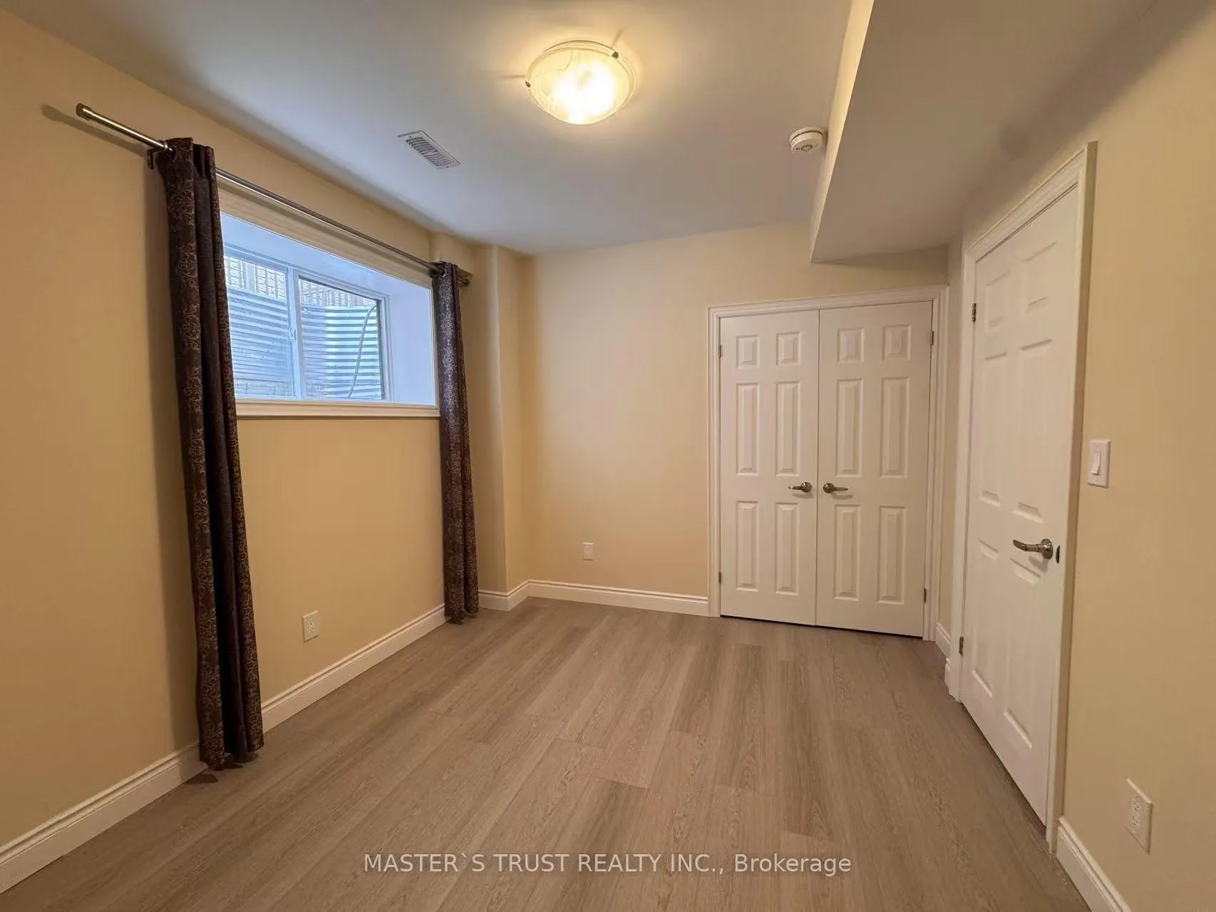 Photo 3 of 60 McCann Street, Guelph, Kortright East — HOMEH