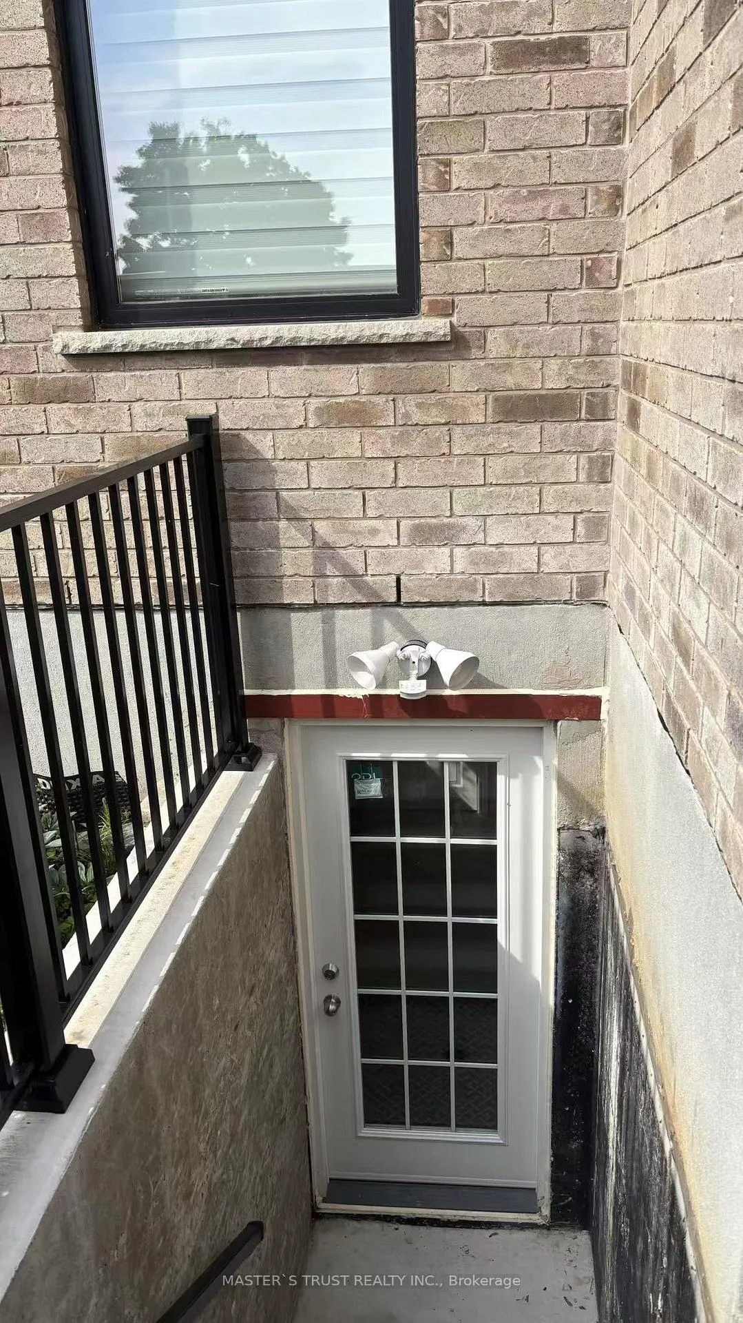 Photo 8 of 60 McCann Street, Guelph, Kortright East — HOMEH