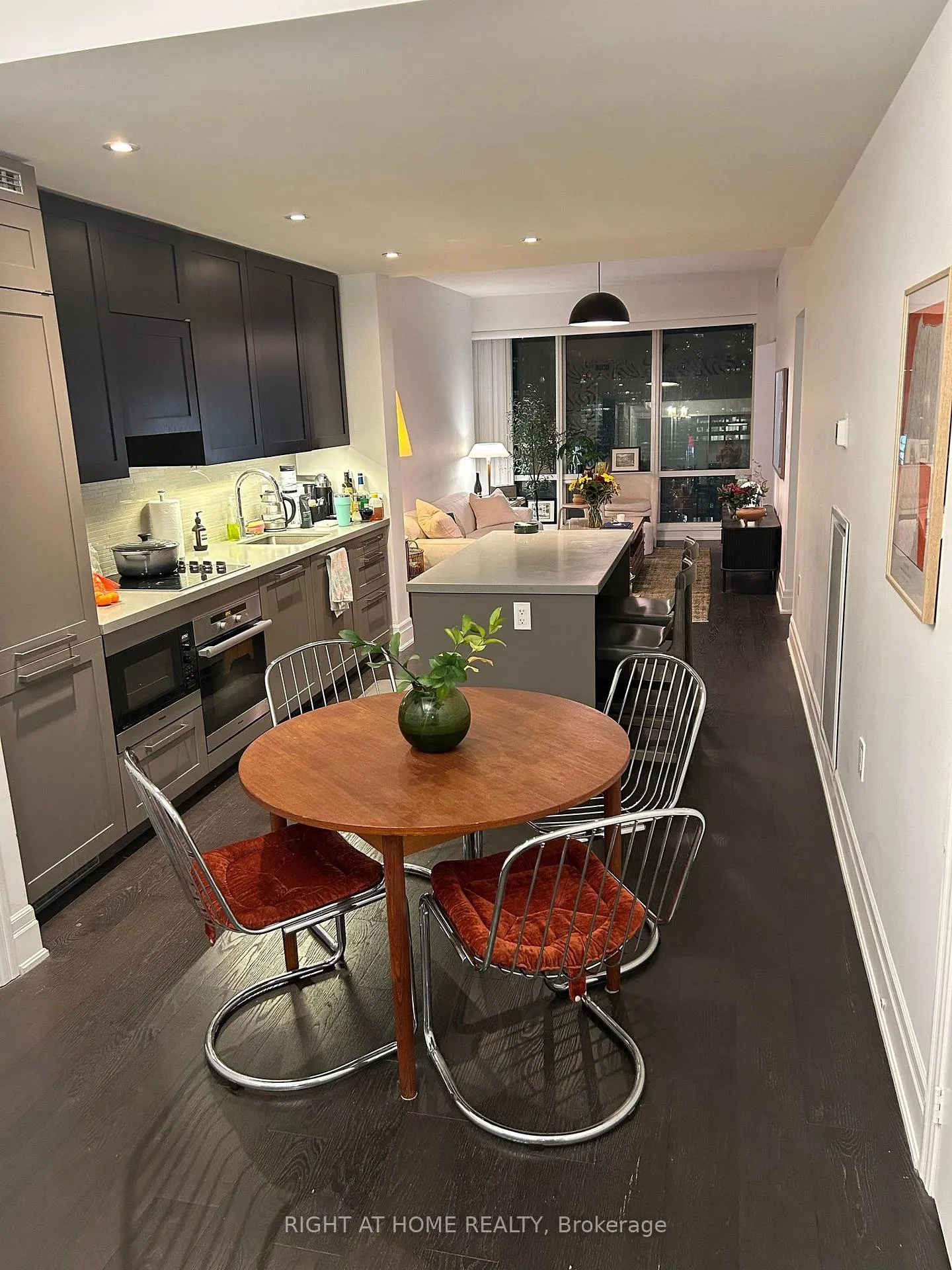 Photo 5 of Unit 4106, 8 The Esplanade, Toronto, Waterfront Communities — HOMEH