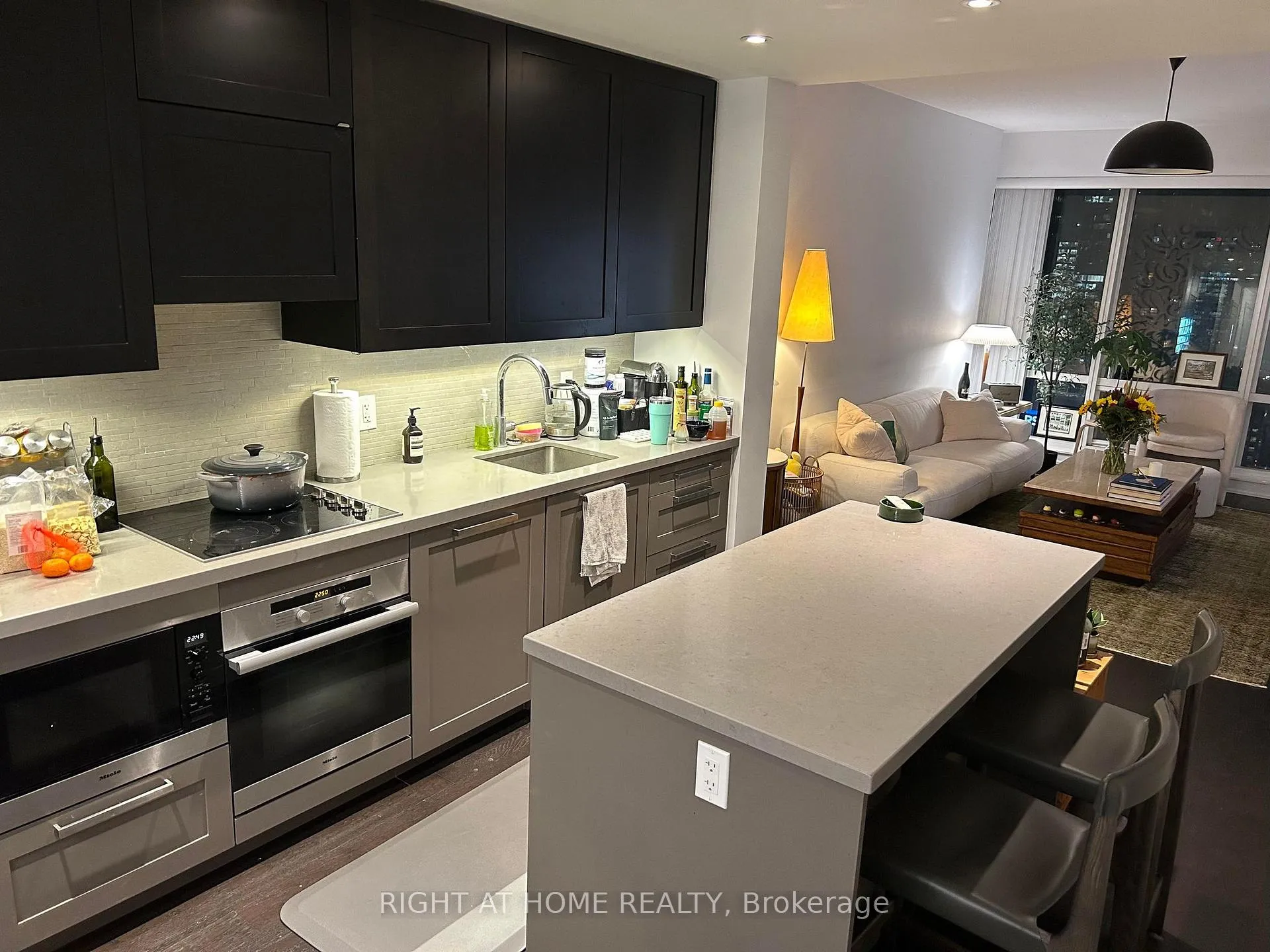 Photo 7 of Unit 4106, 8 The Esplanade, Toronto, Waterfront Communities — HOMEH