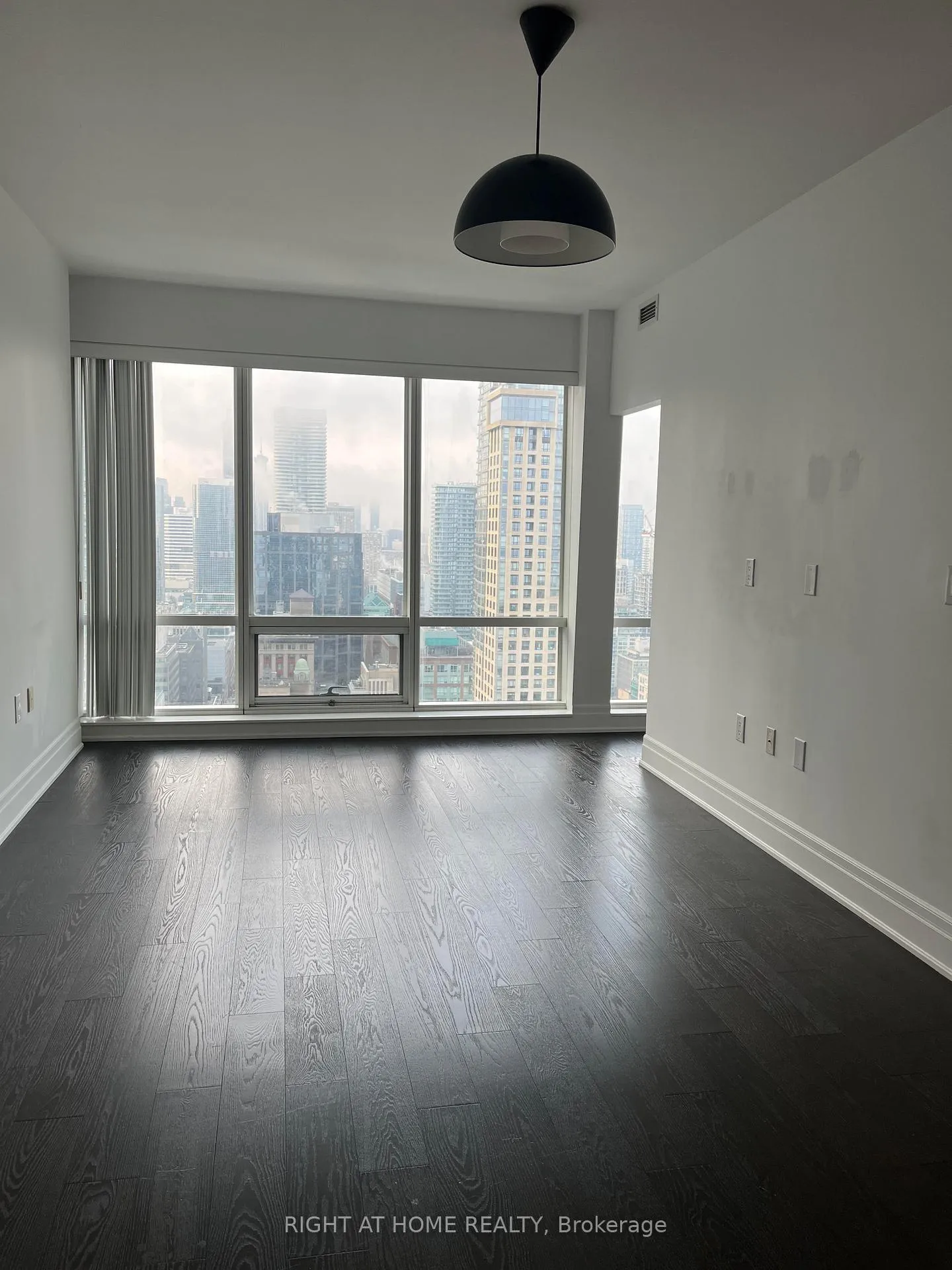 Photo 16 of Unit 4106, 8 The Esplanade, Toronto, Waterfront Communities — HOMEH